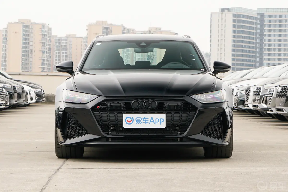 奥迪RS 64.0T Avant Performance正前水平