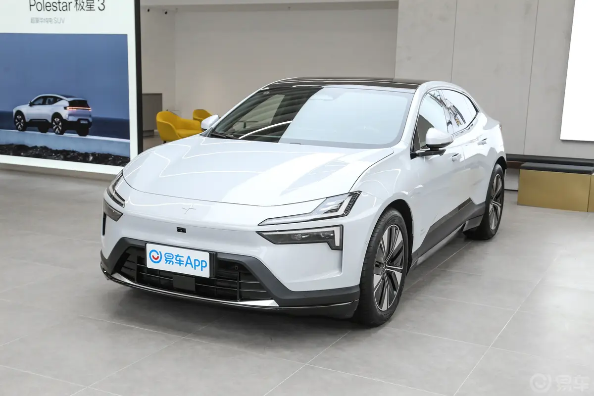 Polestar 4668km 后驱标准续航侧前45度车头向左水平