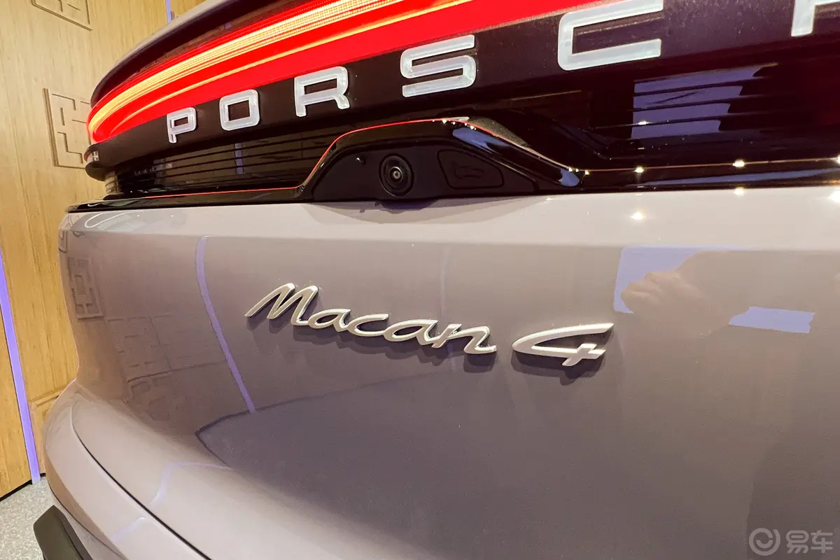 Macan 纯电动Macan 4驾驶员侧后门把手