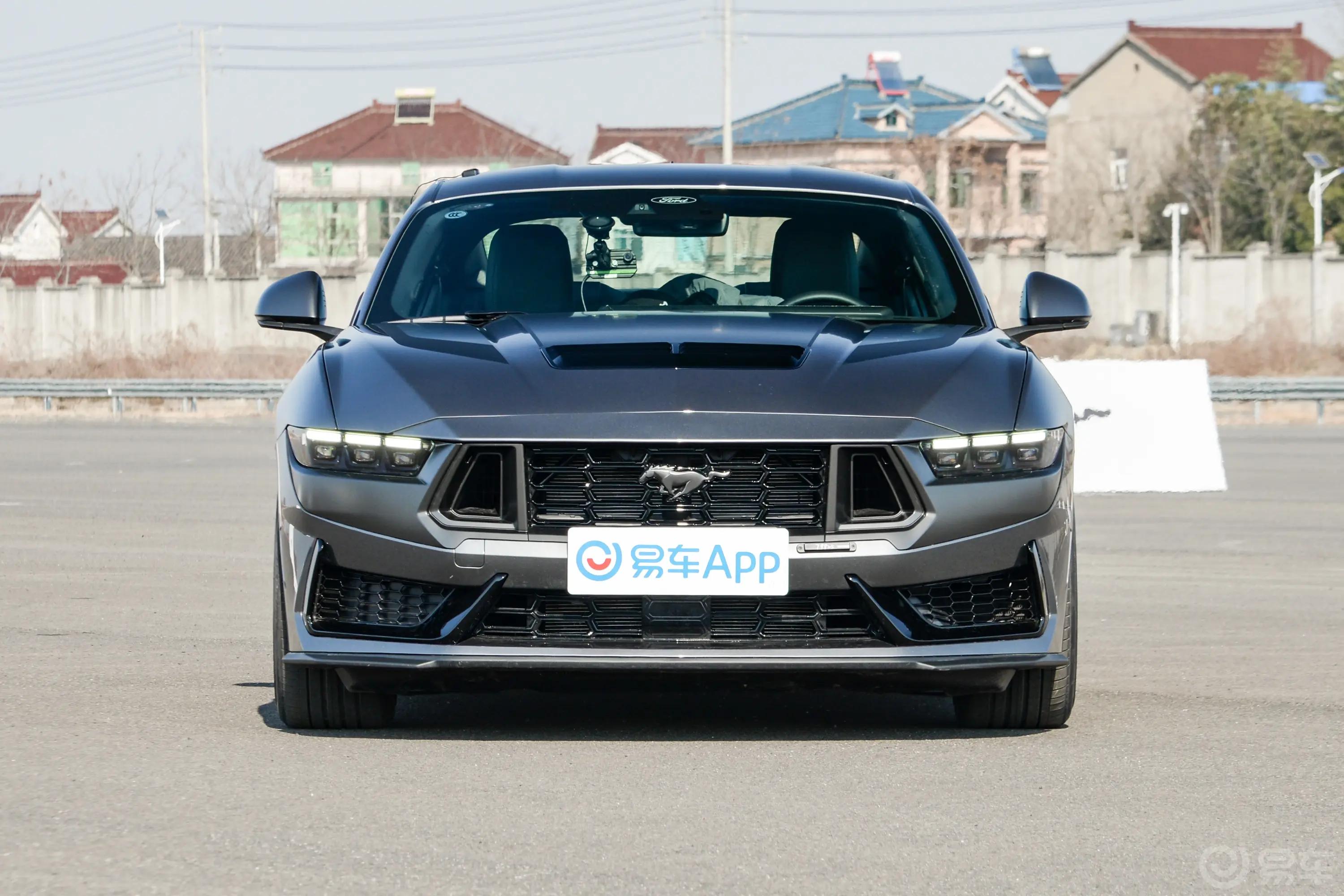 Mustang5.0L V8 Dark Horse正前水平