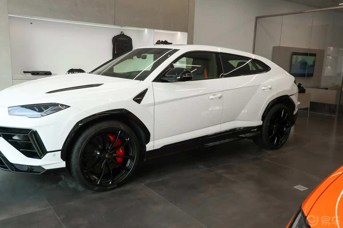 Urus4.0T V8 S外观细节