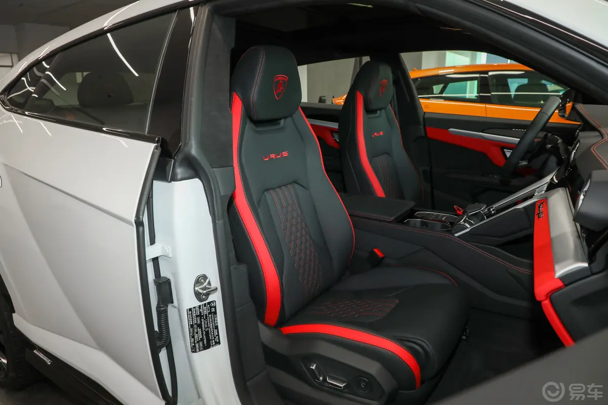 Urus4.0T V8 S副驾驶座椅