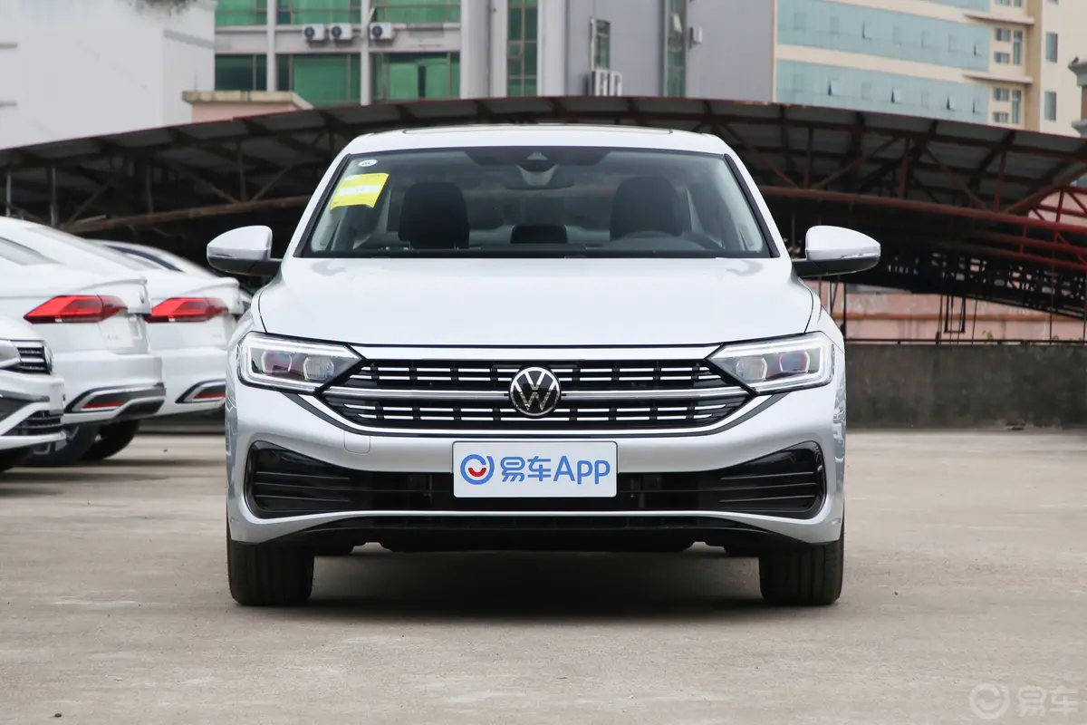 速腾300TSI 双离合卓越版正前水平