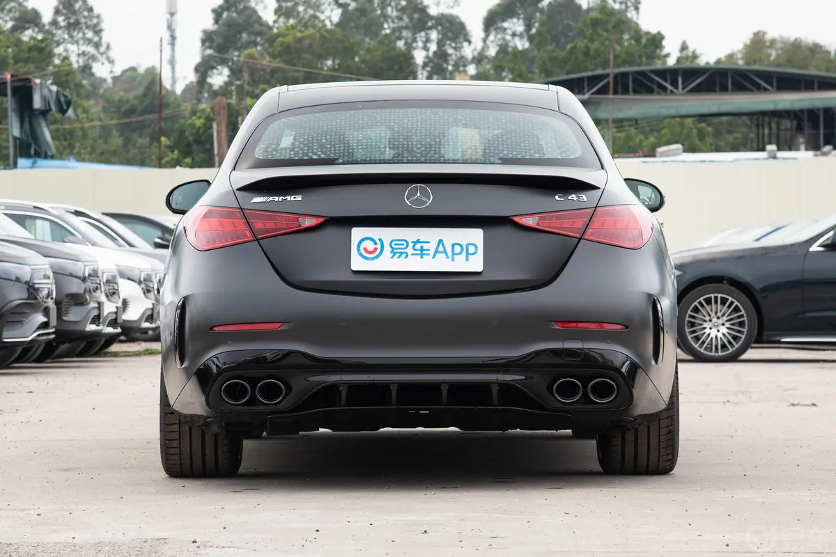 奔驰C级 AMG改款 AMG C 43 4MATIC正后水平