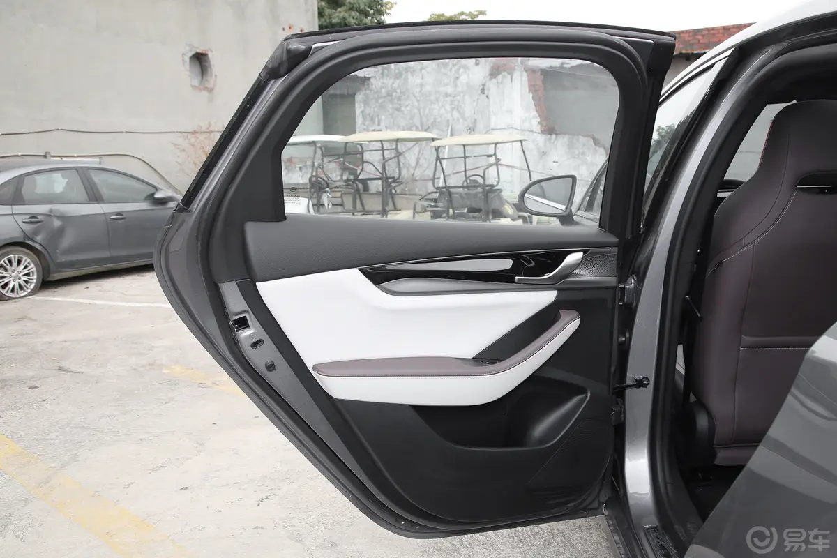 秦PLUS新能源EV 荣耀版 510km 卓越型驾驶员侧后车门