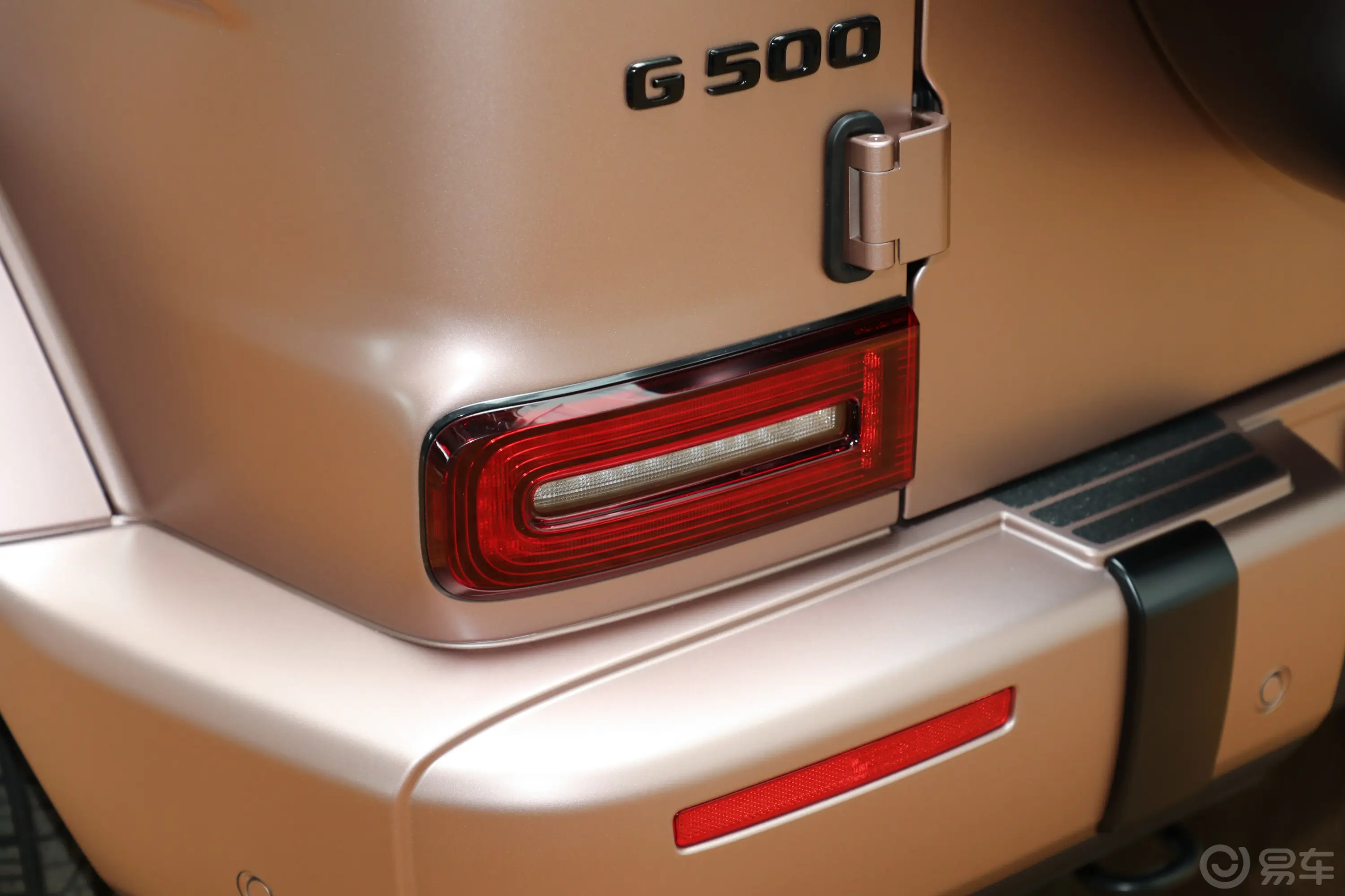 奔驰G级G 500 璀璨传奇特别版尾灯侧45度俯拍