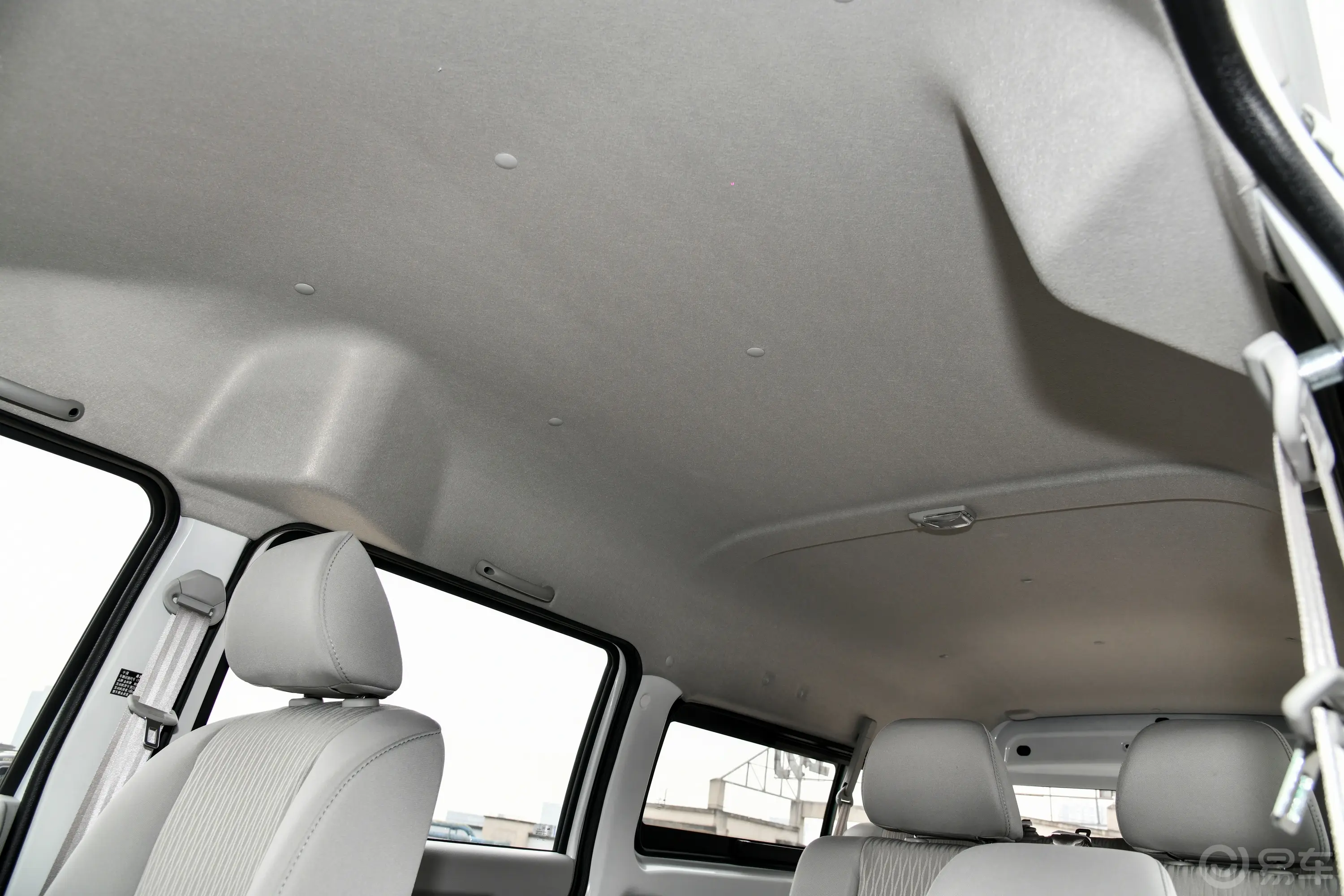 金杯新海狮X30L1.5L 客车财富无空调版 7座天窗内拍关闭