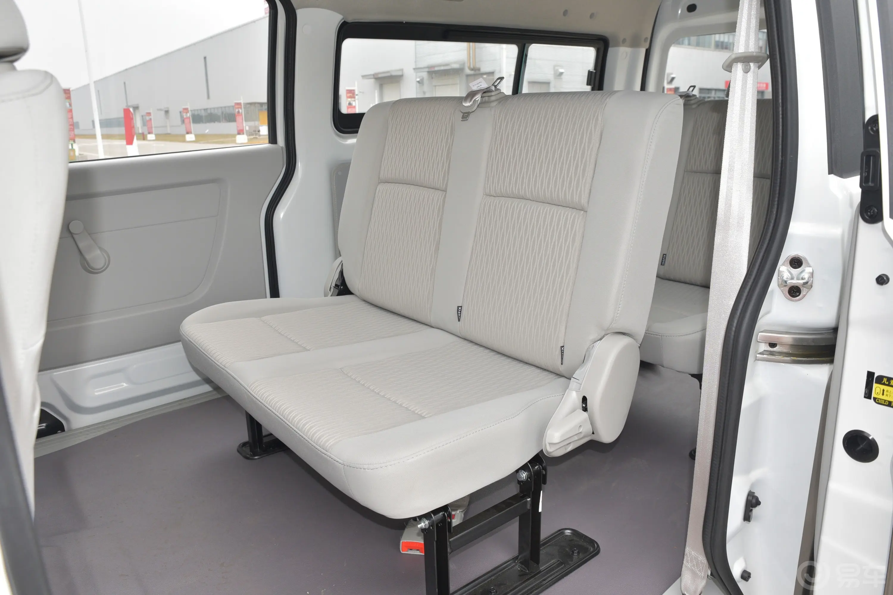 金杯新海狮X30L1.5L 客车财富空调版 6座后排座椅
