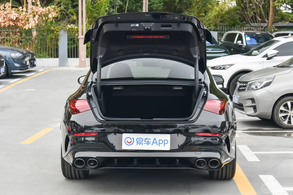 奔驰CLA级 AMGAMG CLA 45 S 4MATIC+后备厢