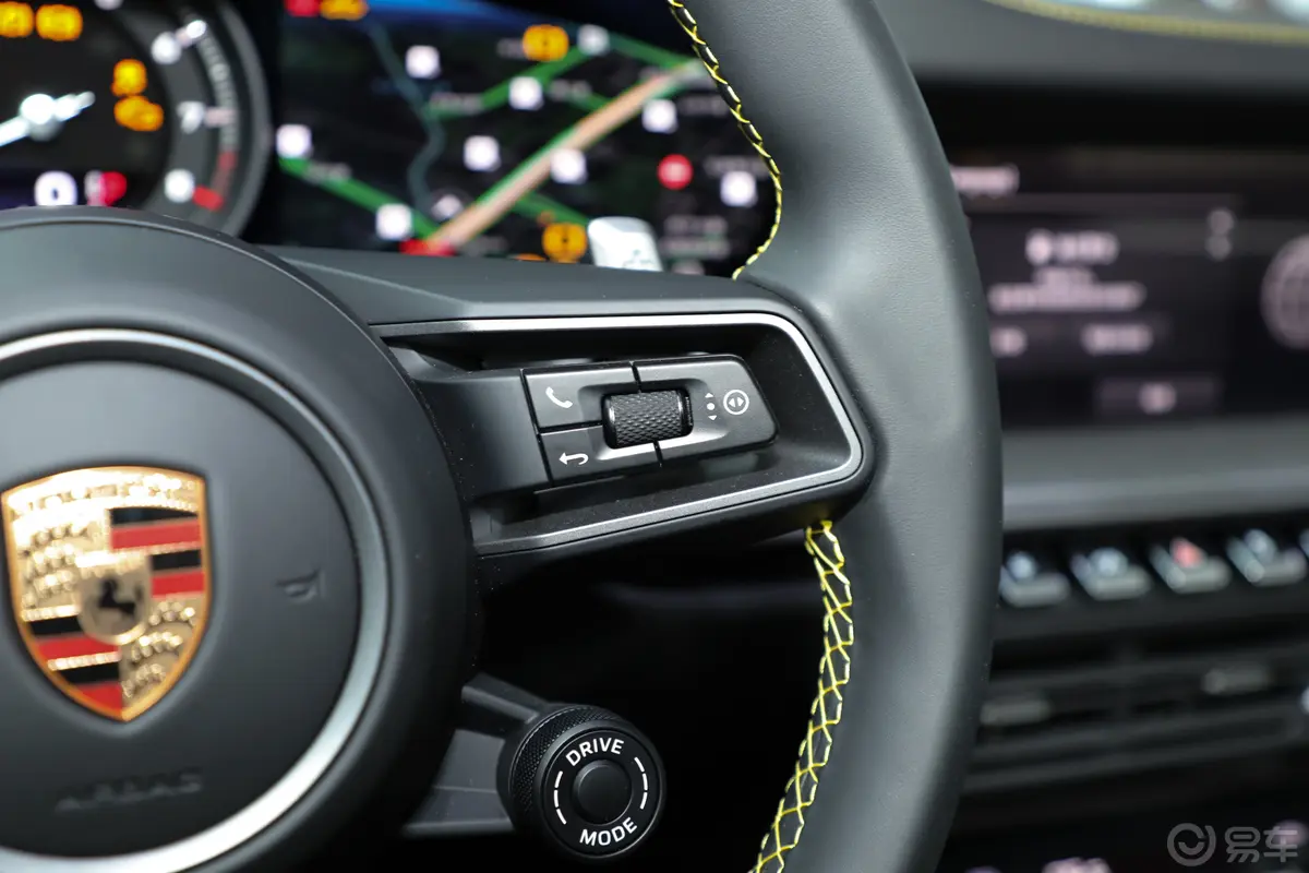 保时捷911Carrera S Cabriolet 3.0T右侧方向盘功能按键