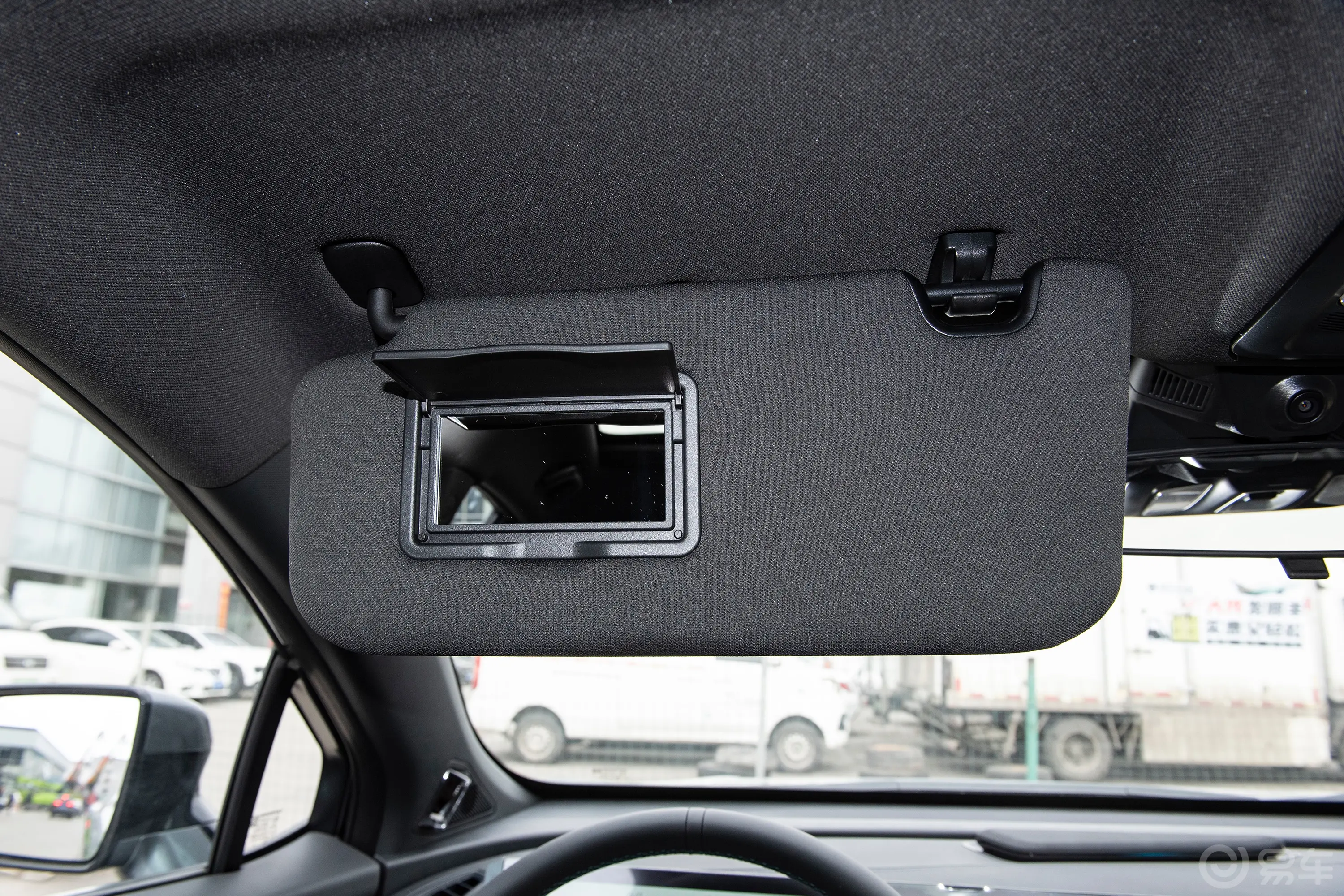 长安UNI-T第二代 1.5T 尊贵型驾驶位遮阳板