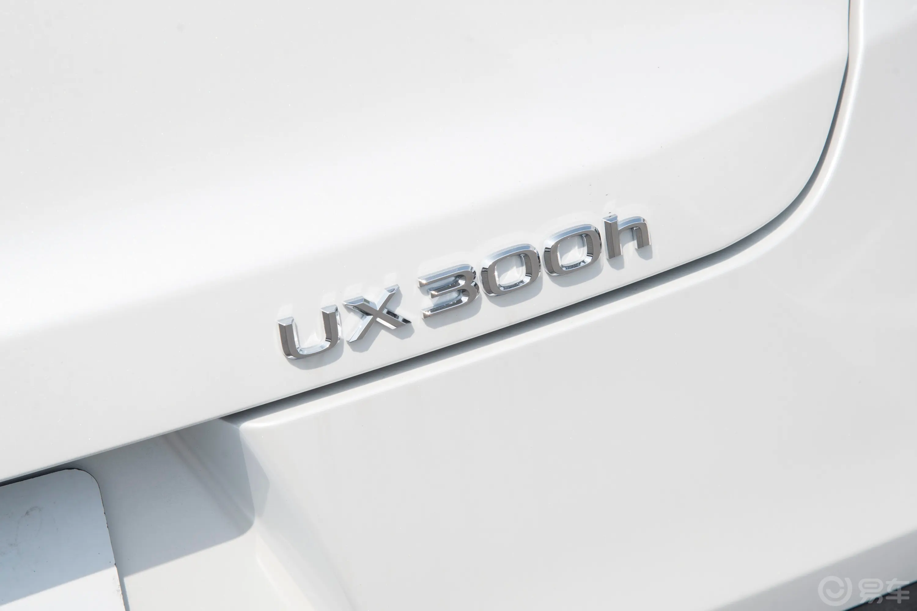雷克萨斯UX300h 探寻版外观细节