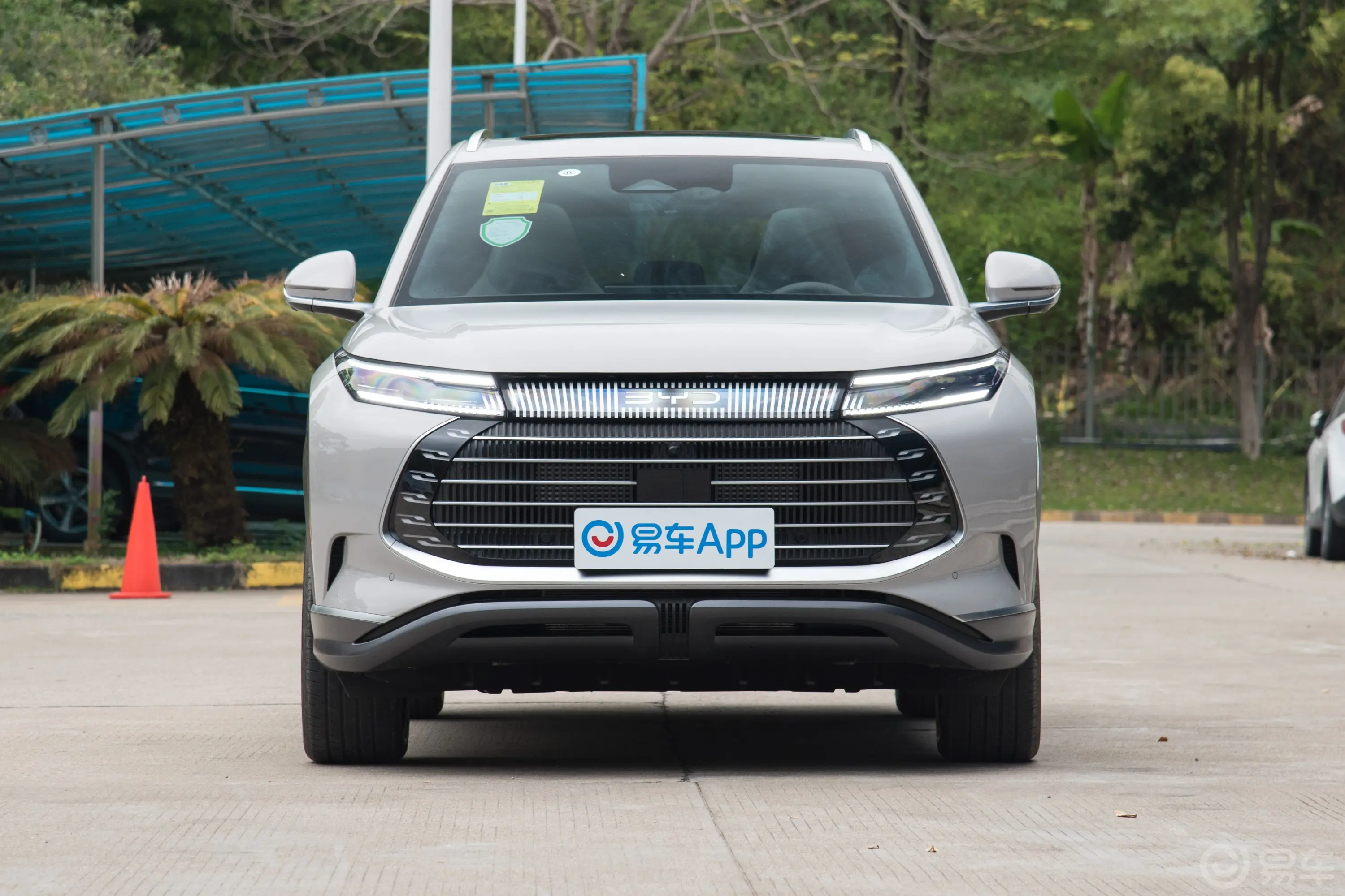 护卫舰07荣耀版 DM-i 1.5T 205km 两驱旗舰型正前水平