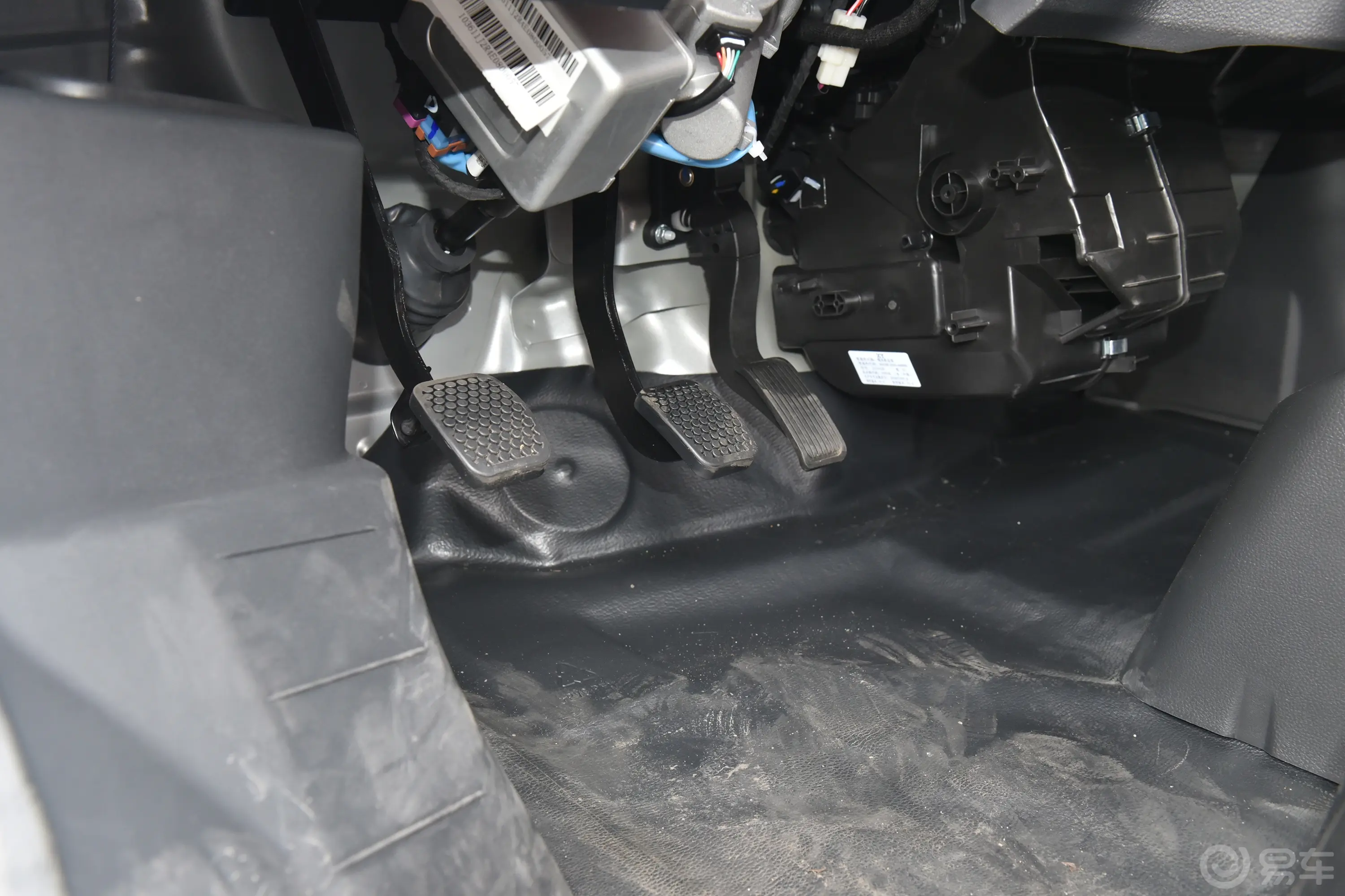 鑫源金卡S11.4L 3.05米单排标准型脚踏板
