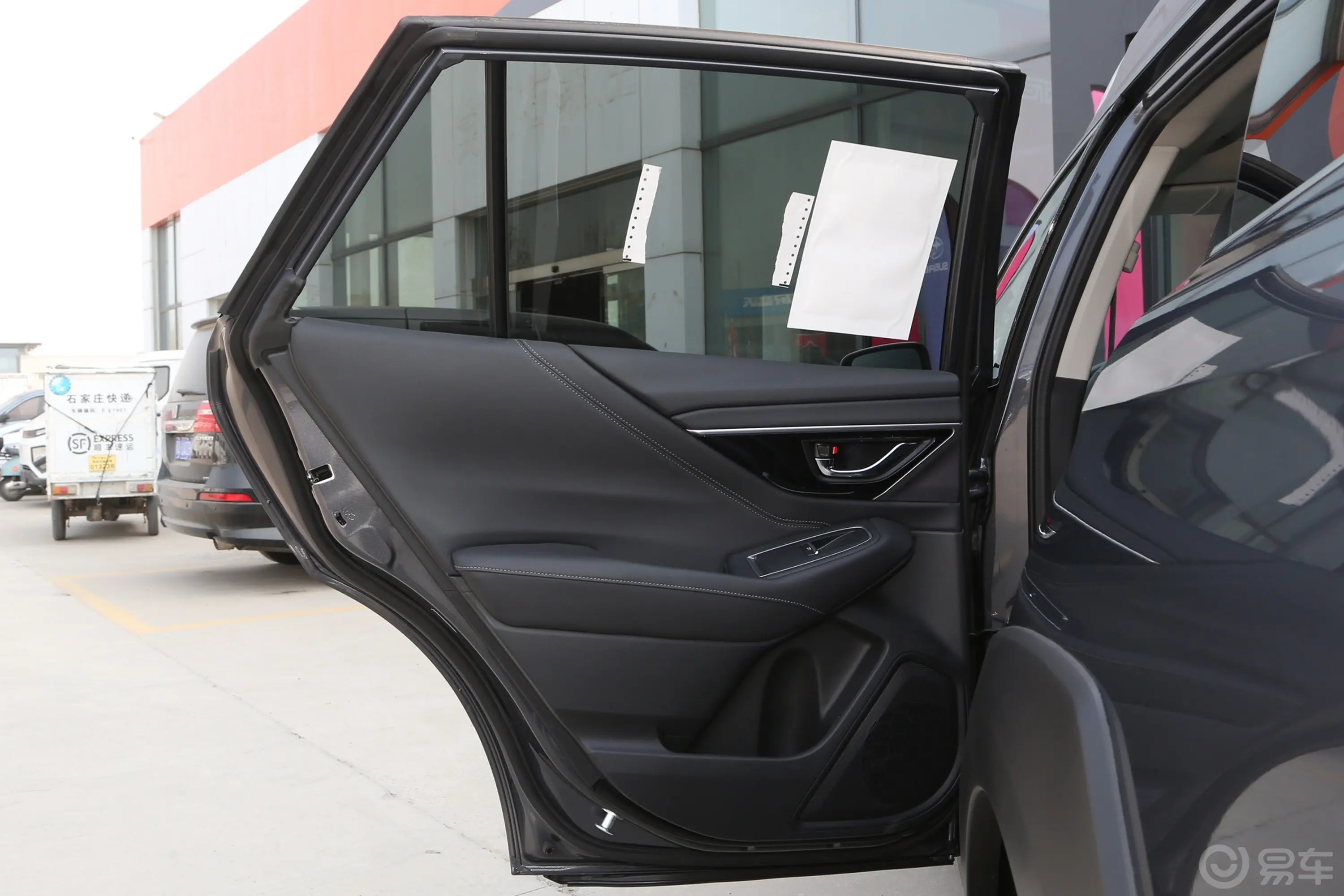 傲虎2.5i AWD旗舰版EyeSight驾驶员侧后车门