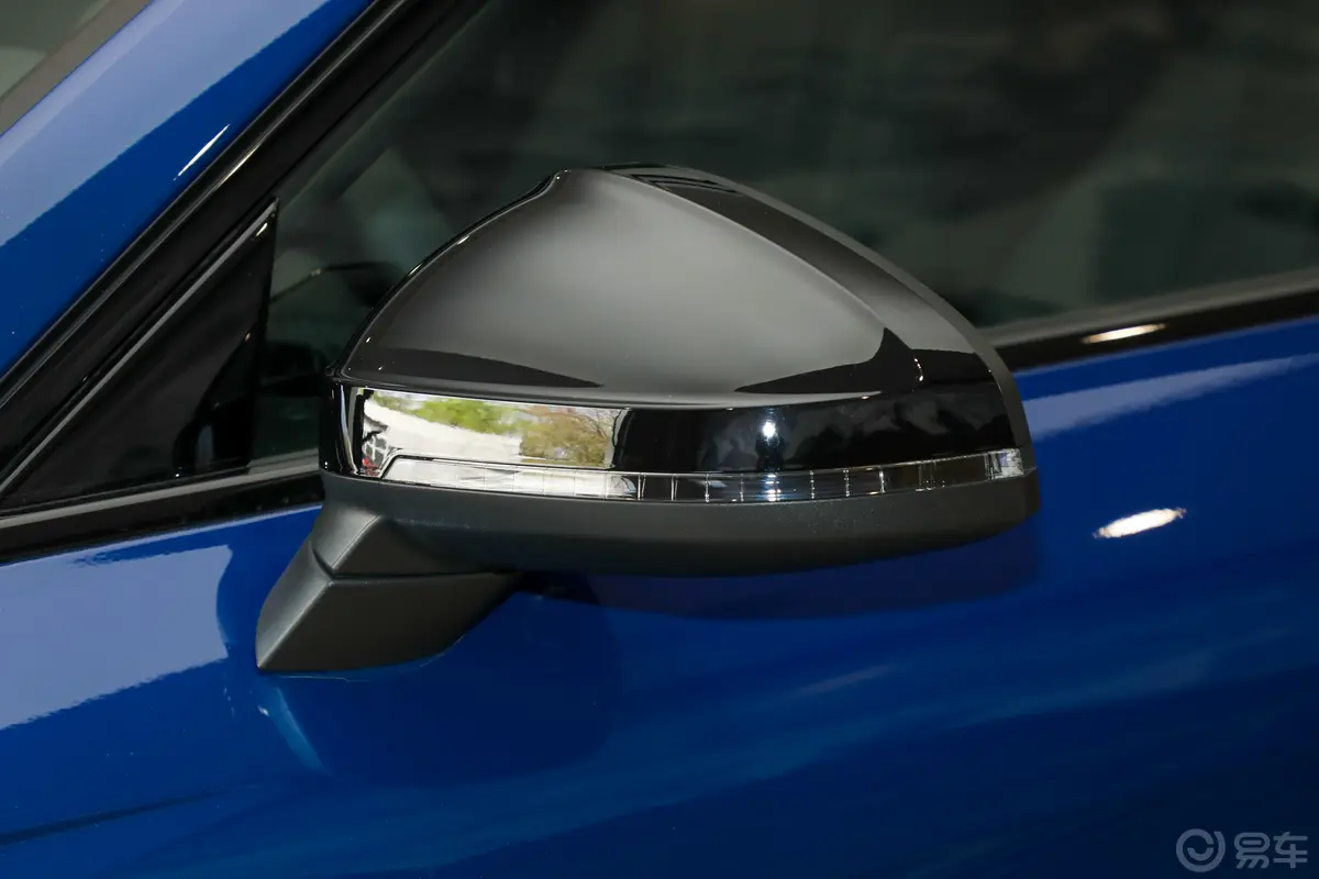 奥迪A4(进口)Avant 40 TFSI 时尚动感型主驾驶后视镜背面