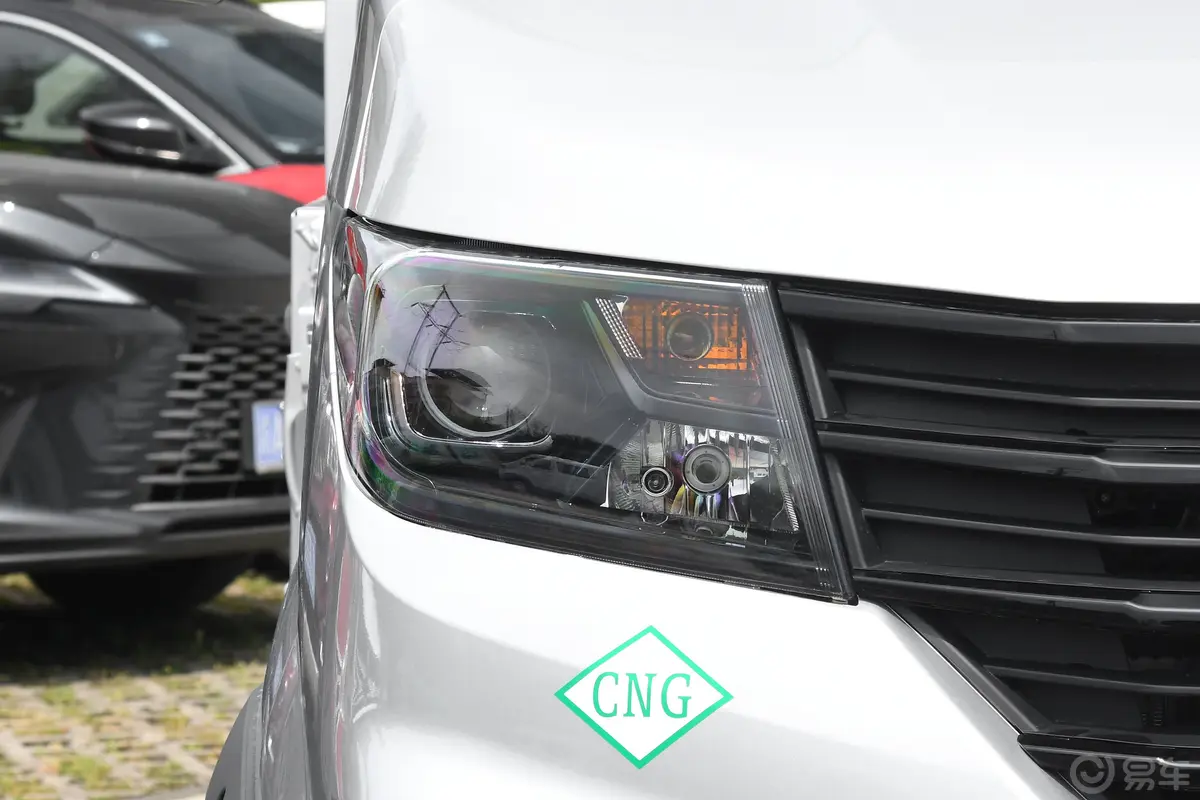 金杯金卡S62.0L 3.85米栏板车单排后双胎标准型 CNG外观灯组