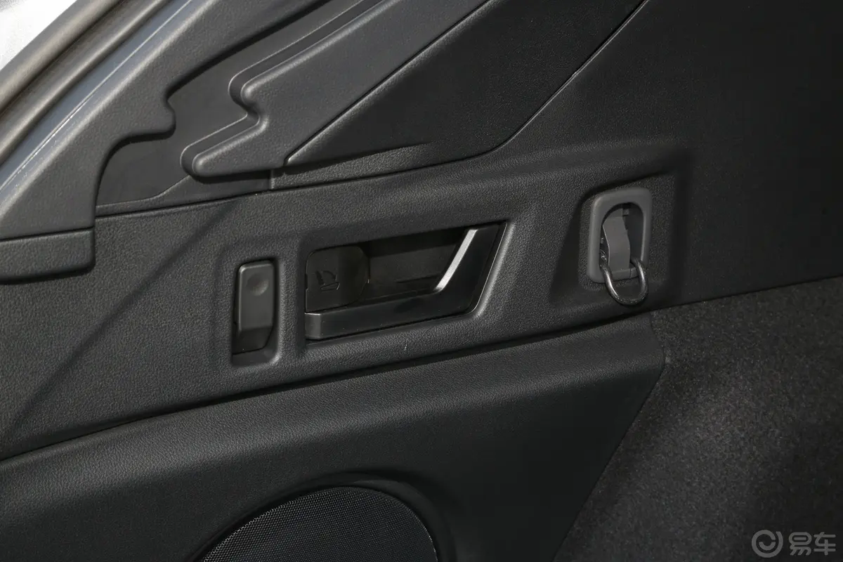傲虎2.5i AWD旗舰版EyeSight后备厢