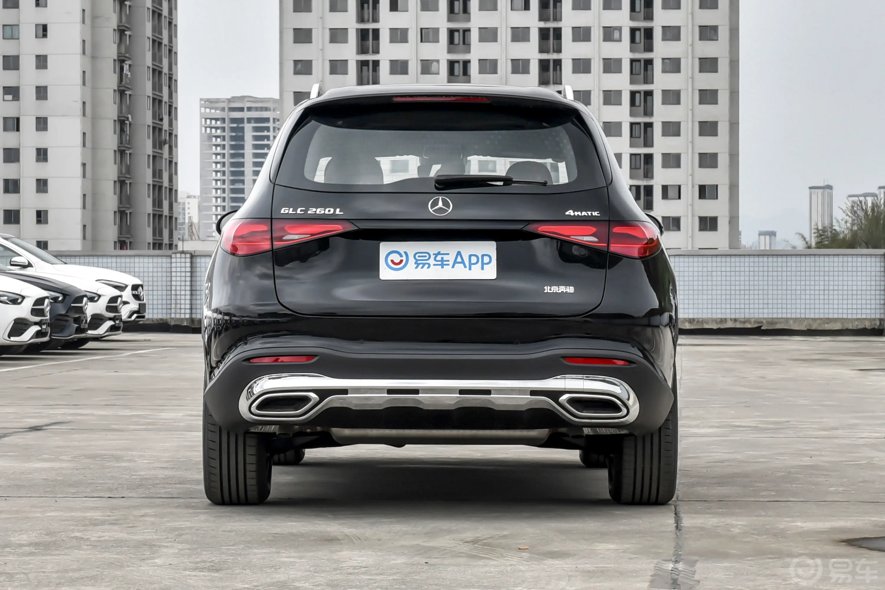 奔驰GLCGLC 260 L 4MATIC 动感型 7座正后水平