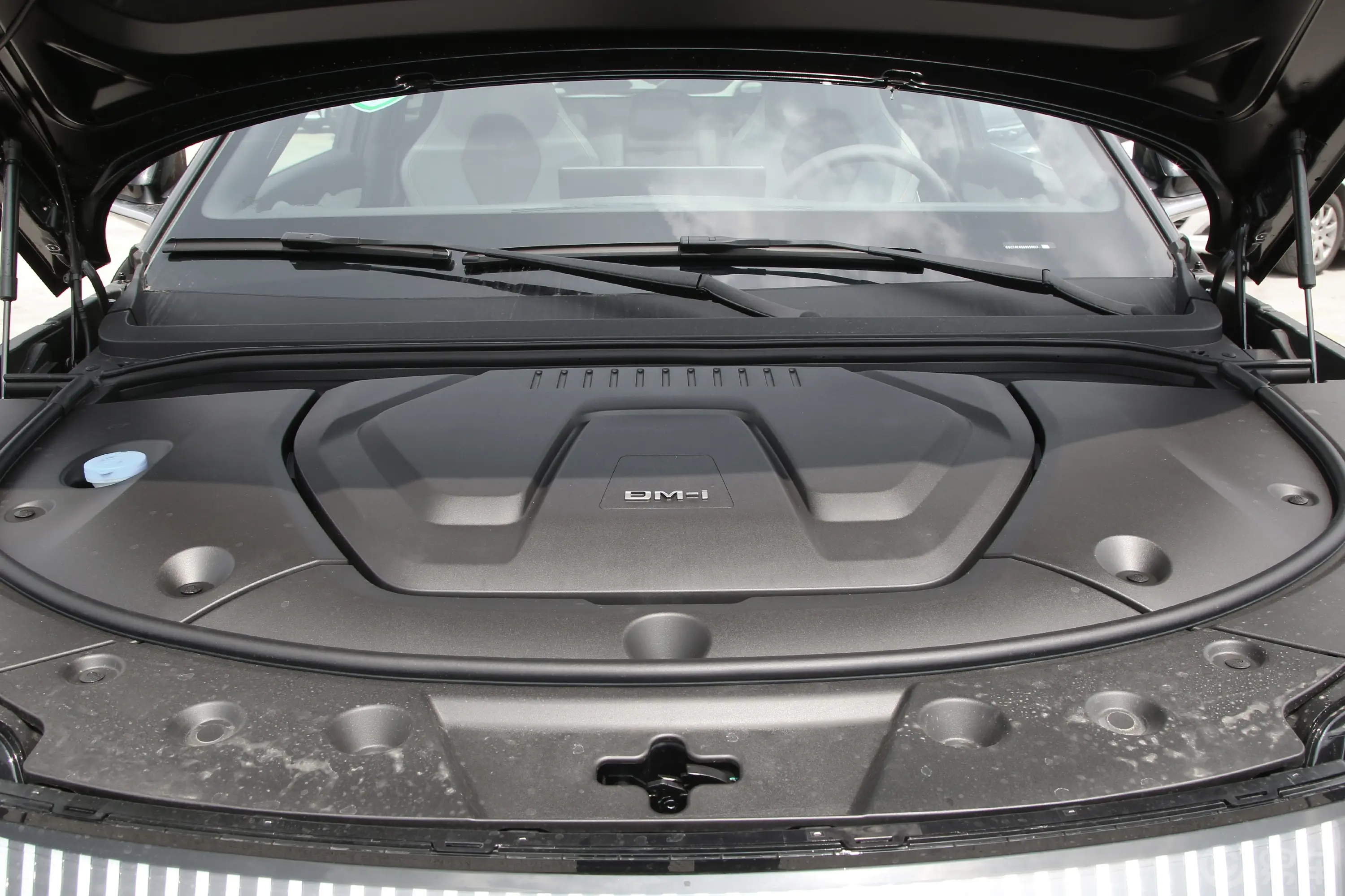 护卫舰07荣耀版 DM-i 1.5T 100km 前驱豪华型发动机/电机特写