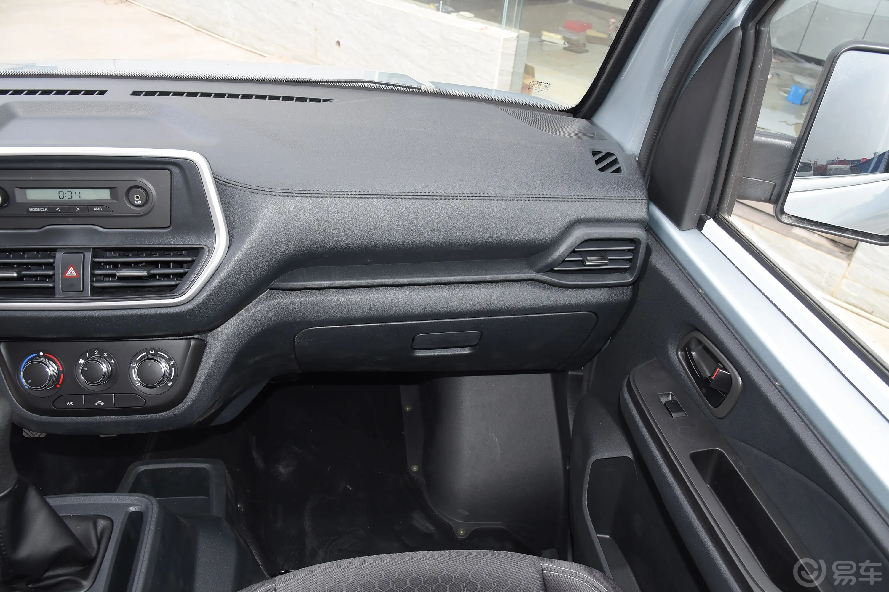 长安星卡PLUS1.6L 栏板车单排舒适型空调版 CNG副驾驶位区域
