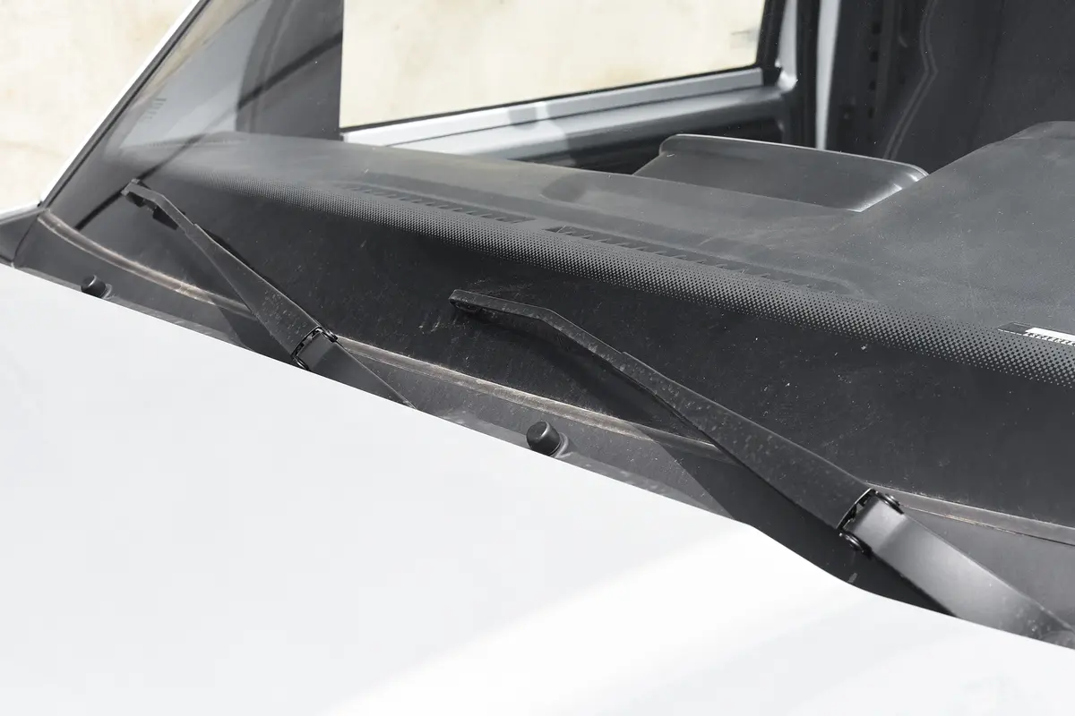 长安星卡PLUS1.6L 栏板车单排舒适型空调版 CNG雨刷器