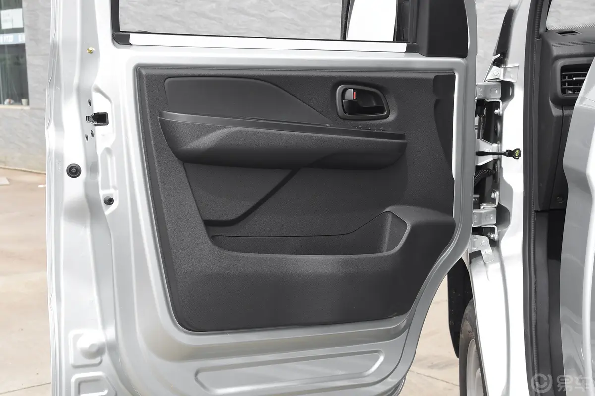 长安星卡PLUS1.6L 栏板车单排舒适型空调版 CNG主驾驶位