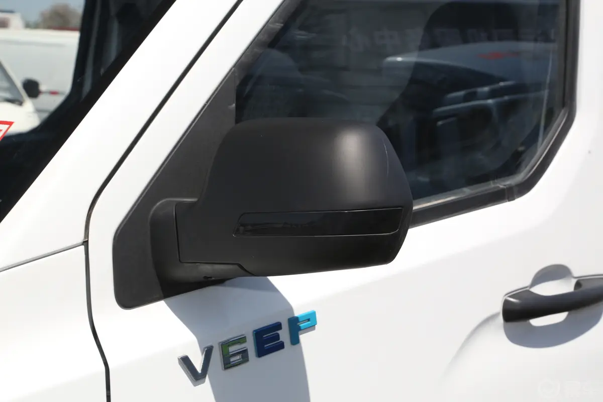 远程星享V星享V6E Plus 240km 尊享版 远程智芯电机60kw 国轩高科41.93kWh主驾驶后视镜背面