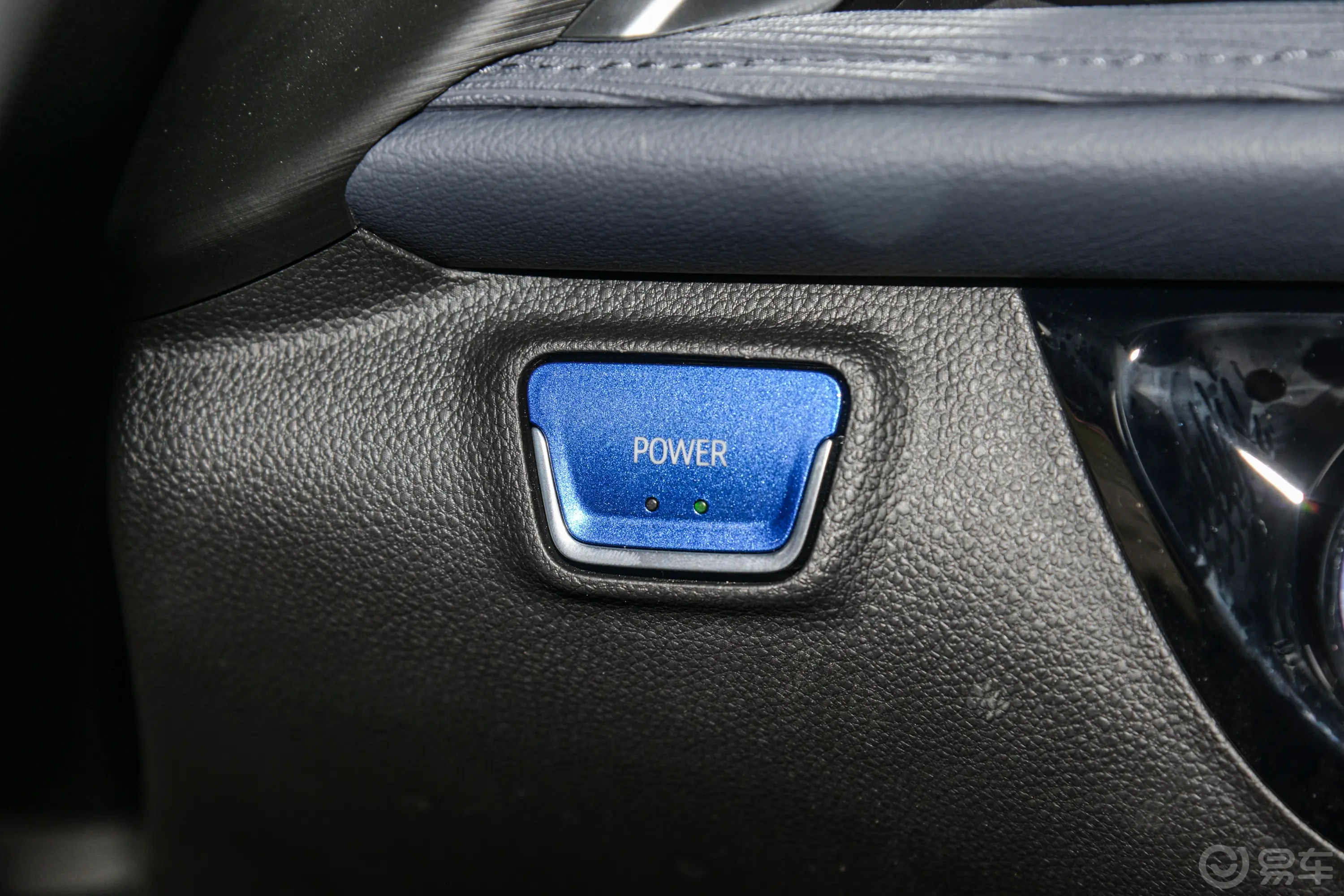 微蓝VELITE 6 纯电动改款 430km 出行版钥匙孔或一键启动按键