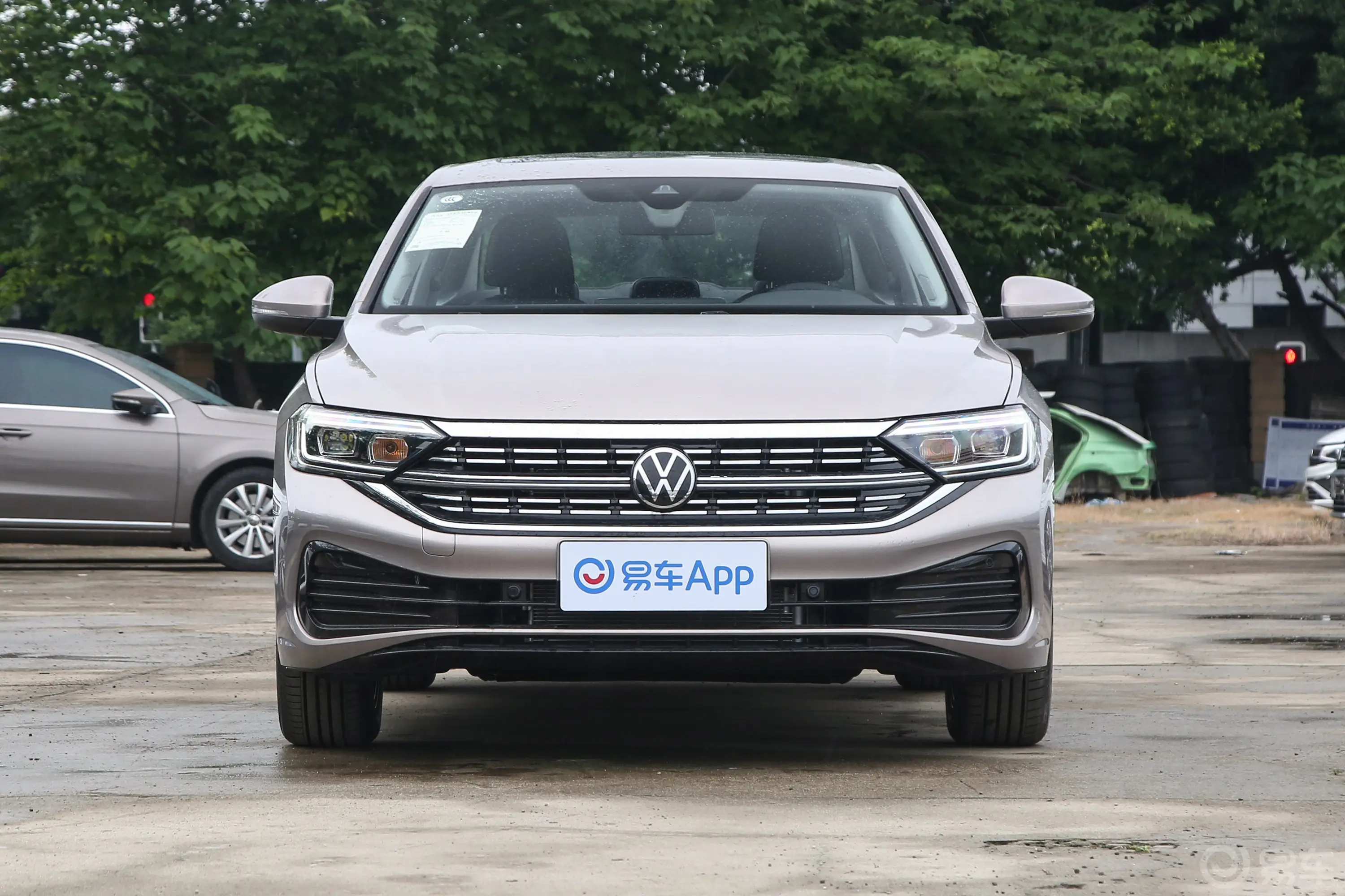 速腾300TSI 双离合超越版正前水平