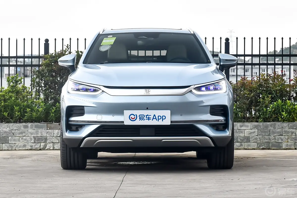 唐新能源EV 荣耀版 600km 前驱尊享型 6座正前水平