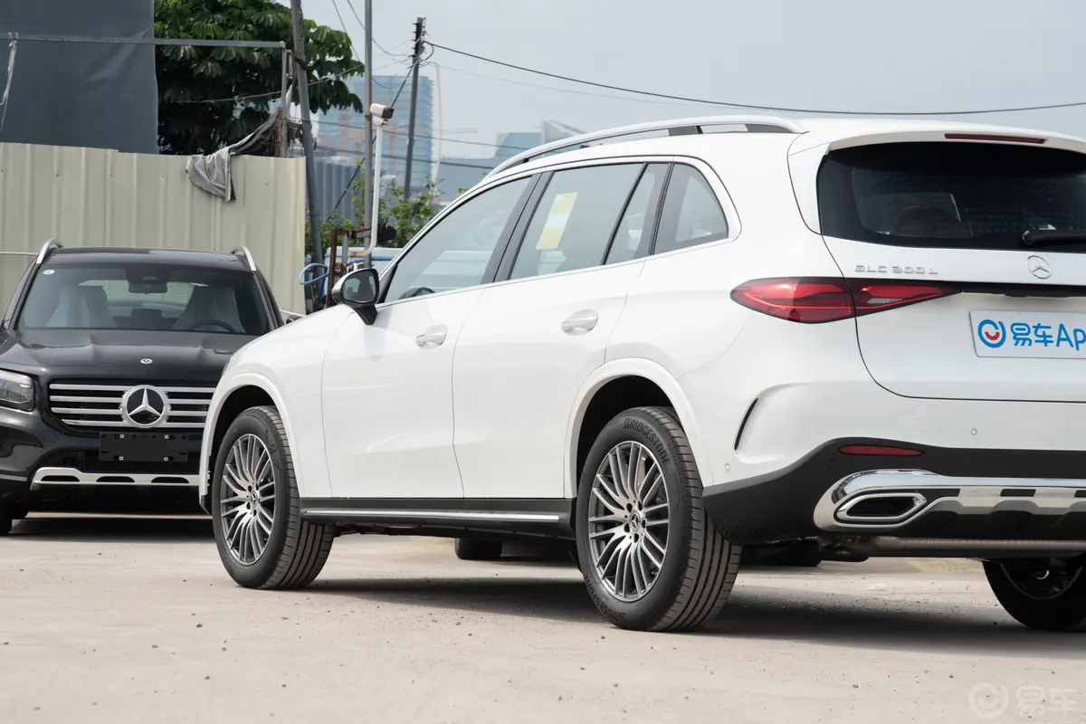 奔驰GLC改款 GLC 300 L 4MATIC 动感型 7座外观细节