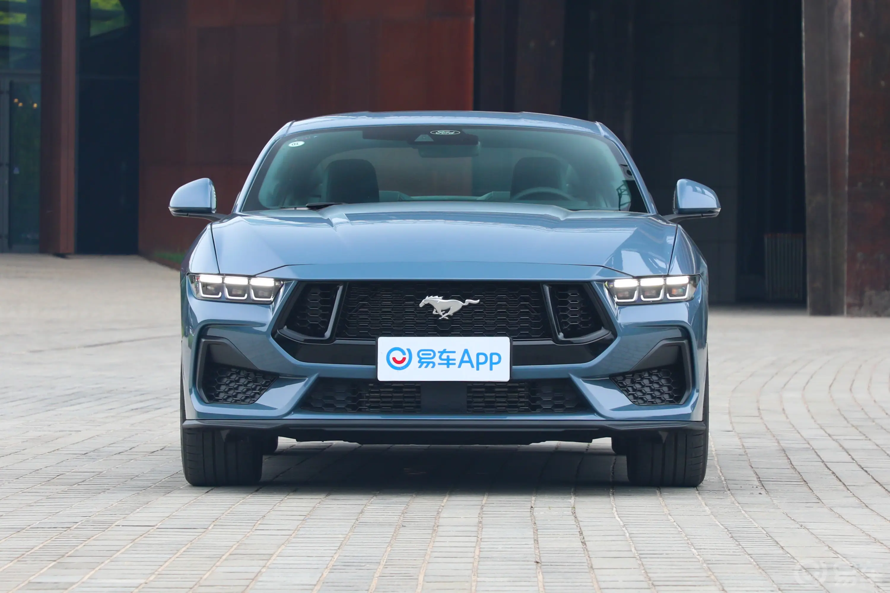 Mustang2.3T 硬顶性能版正前水平