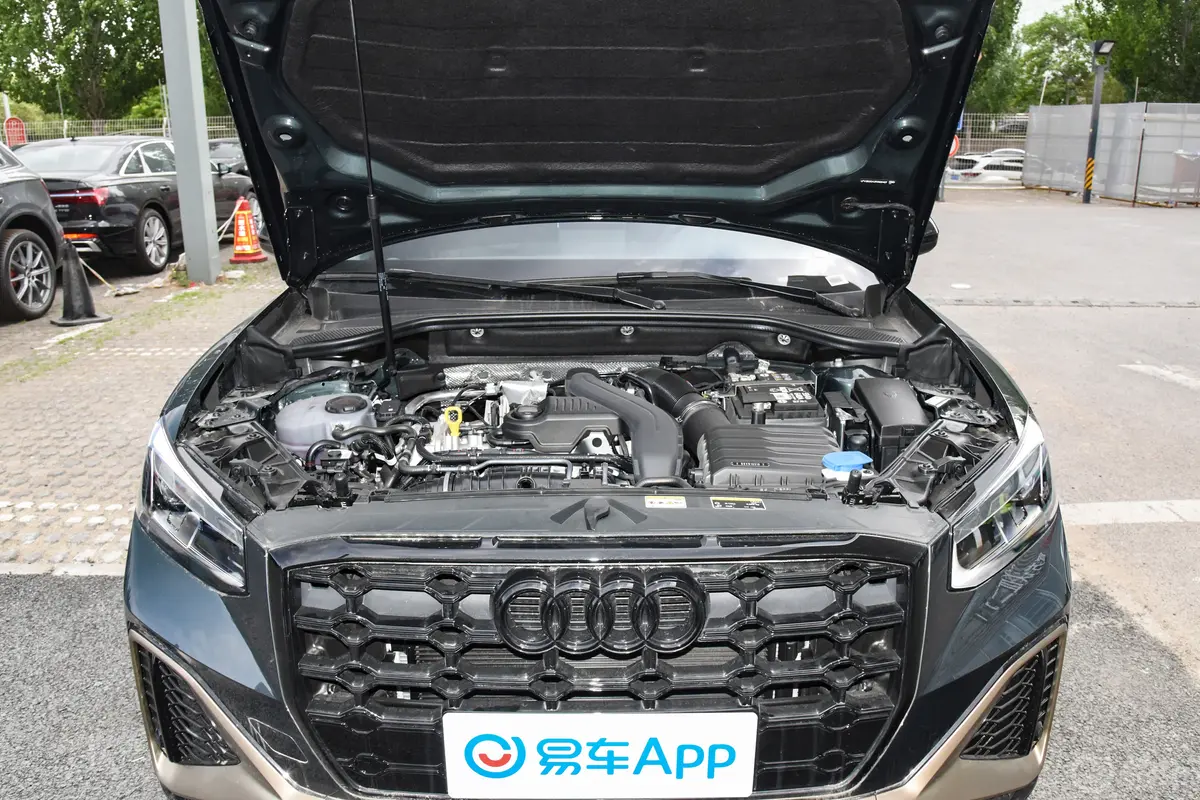 奥迪Q2L35 TFSI RS套件燃速型发动机舱整体