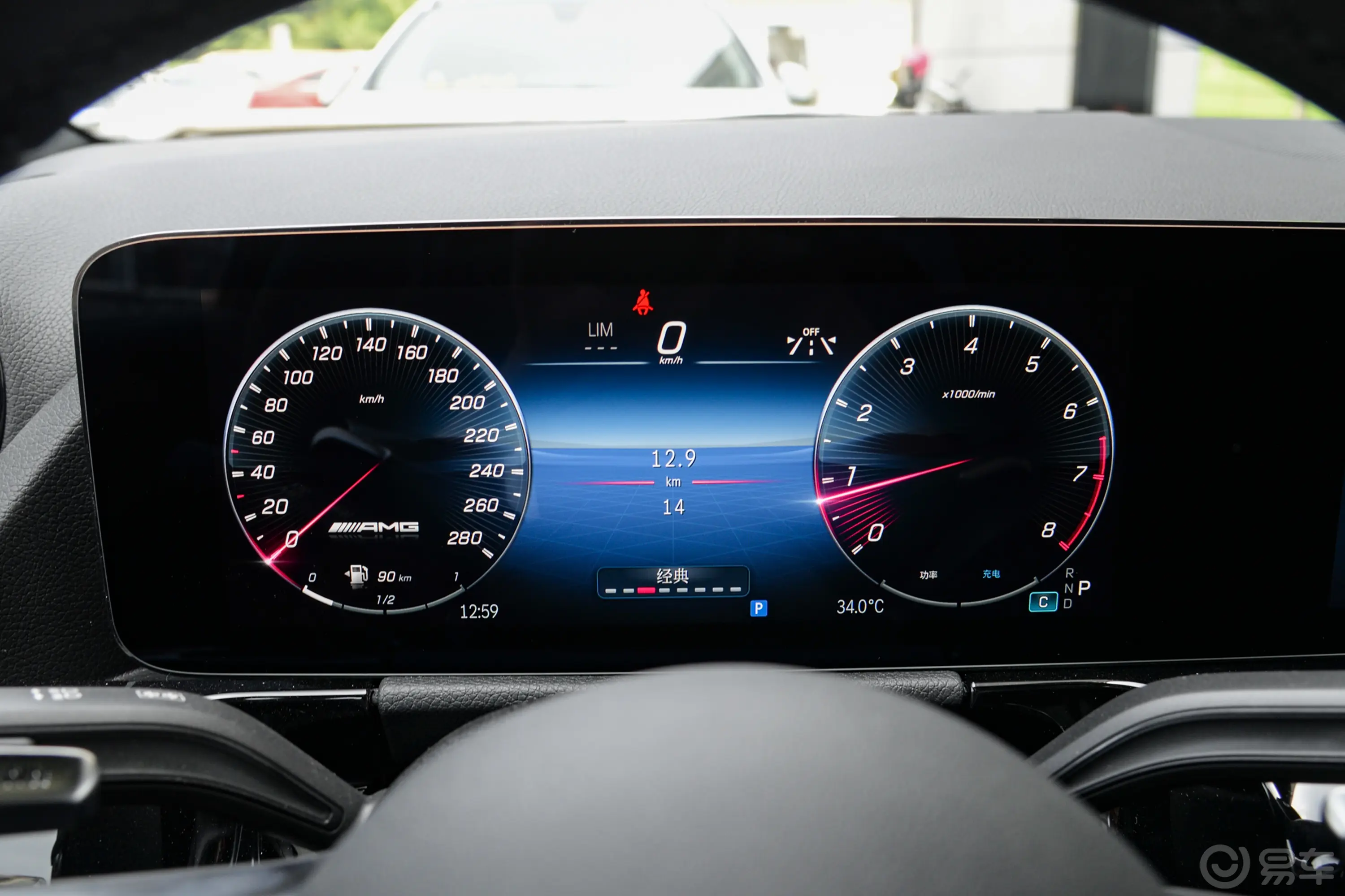 奔驰GLA AMGAMG GLA 35 4MATIC仪表盘