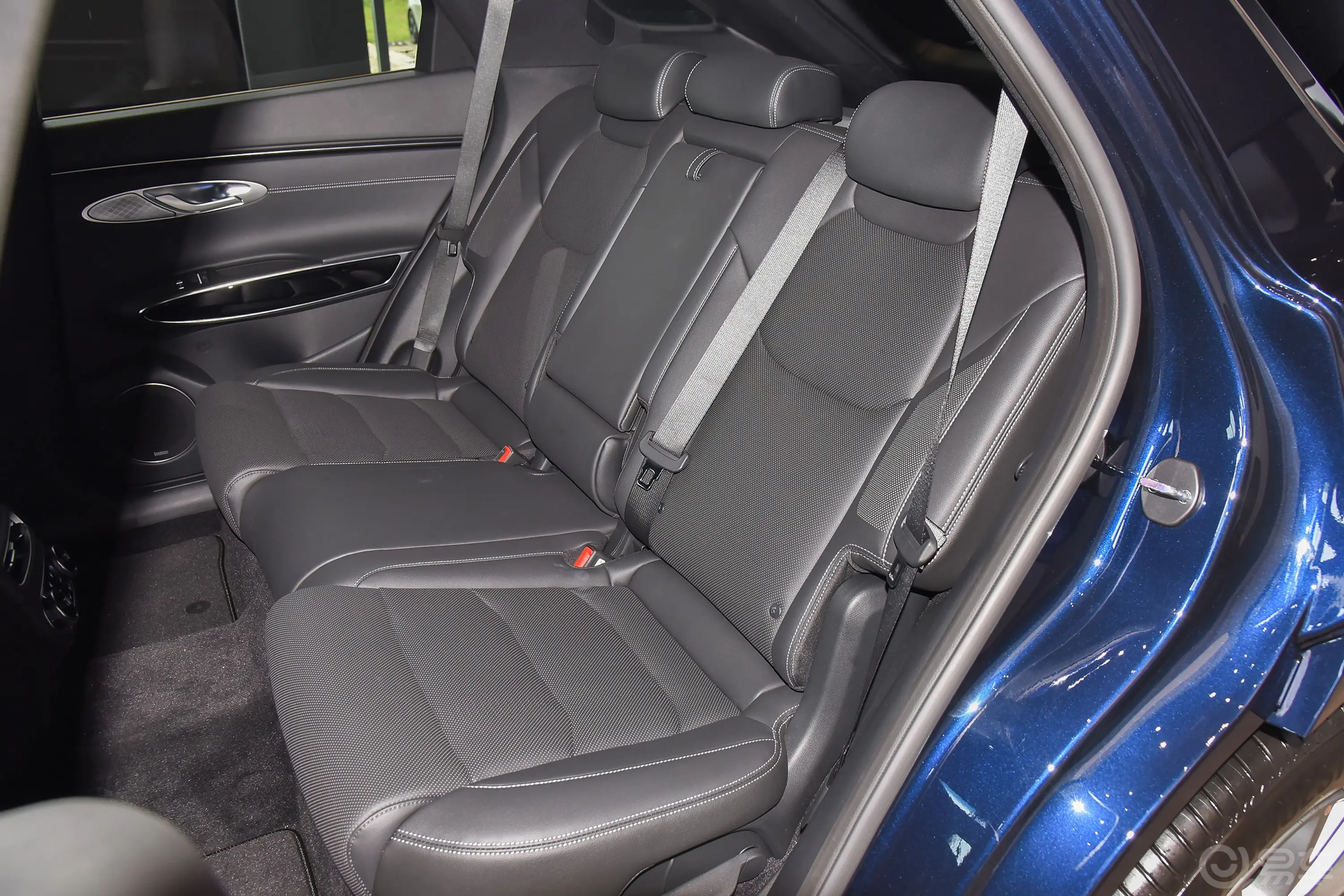 捷尼赛思GV702.5T 四驱豪华版后排座椅