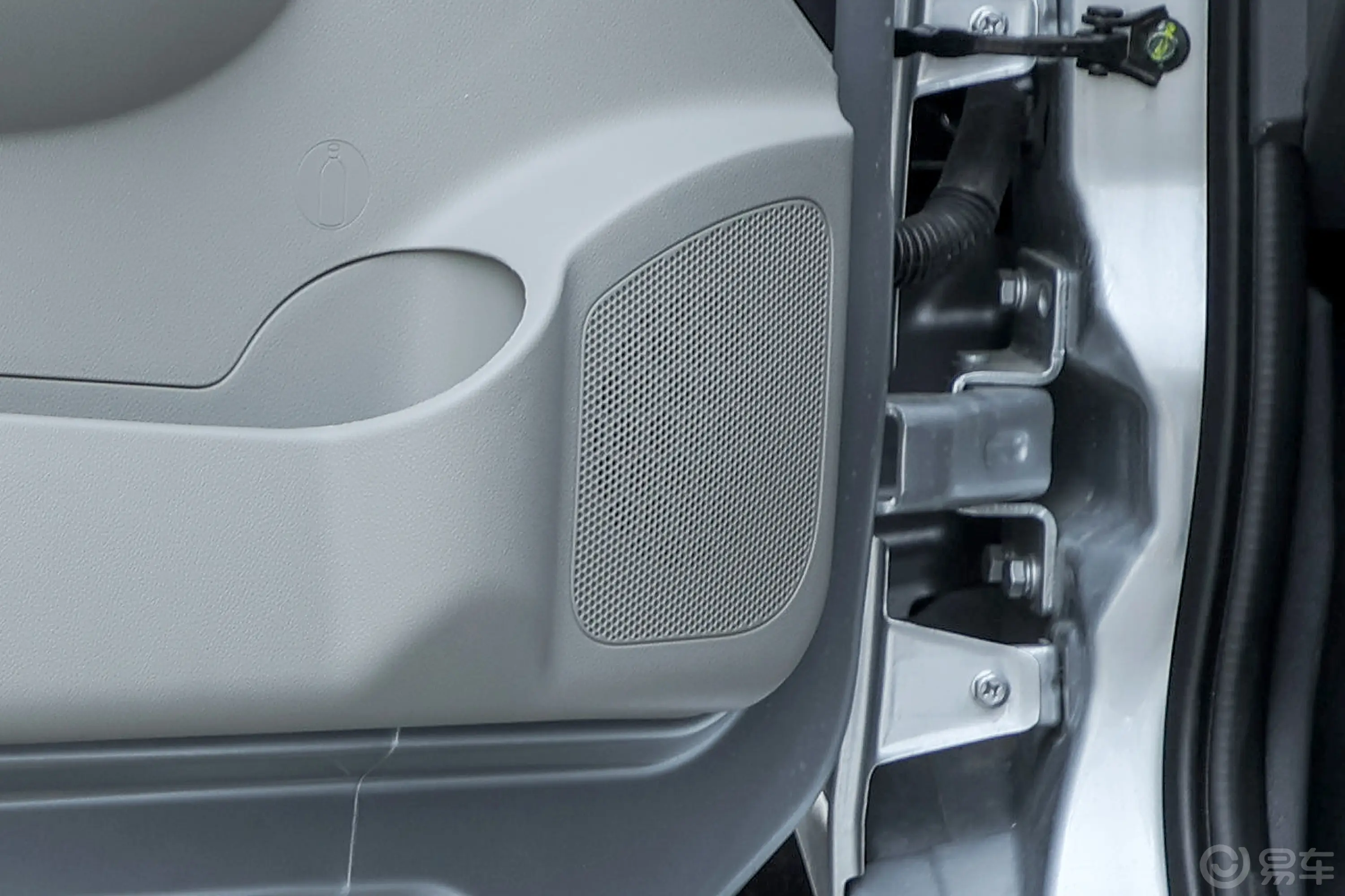 长安星卡1.5L 双排2.26米载货汽车舒适型无空调音响和品牌