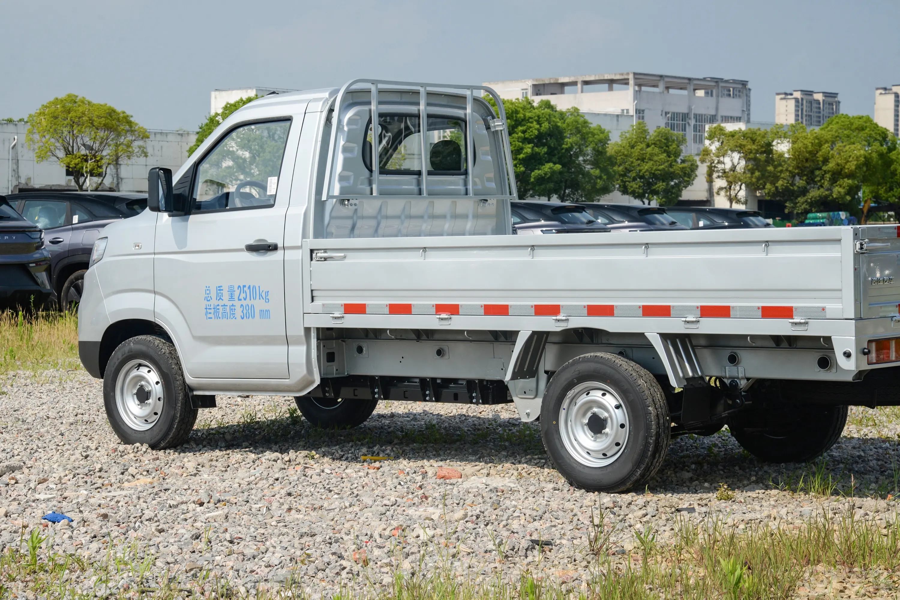 小象X3245km 栏板车 中航锂电外观细节