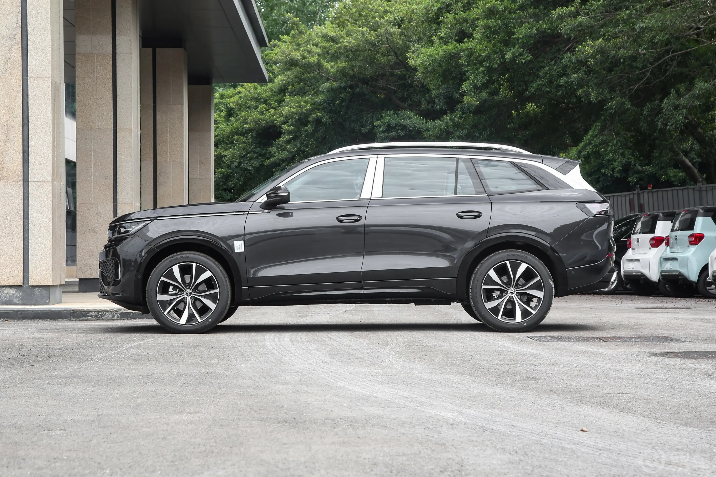 【揽巡众享款 380TSI 四驱R-Line巡礼版正侧车头向左水平图片-汽车图片大全】-易车