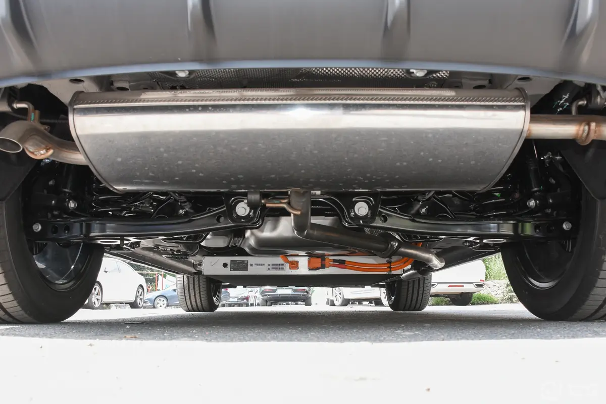 凯翼昆仑iHD1.5T 150km 天际版 5座后悬架整体