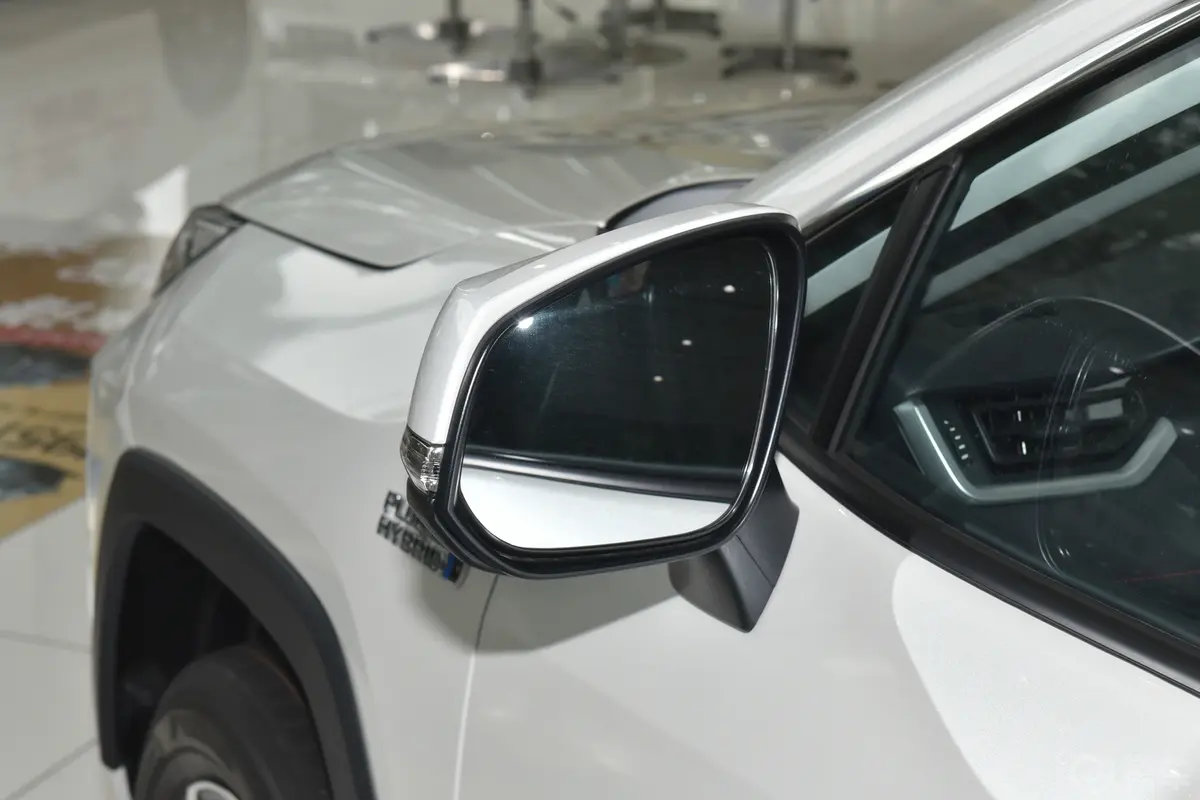RAV4荣放 双擎E+2.5L 四驱豪华Pro版后视镜镜面