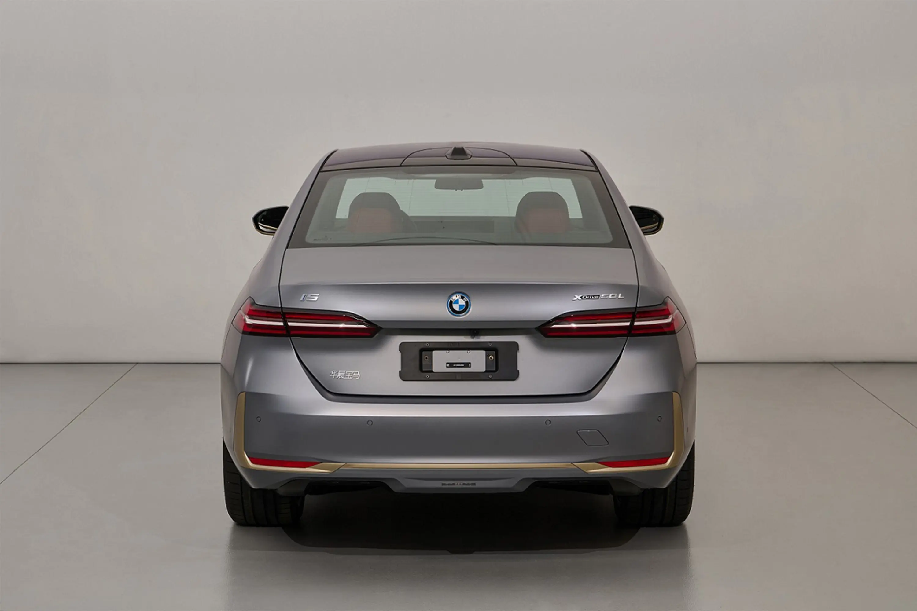 宝马i5xDrive 50L 豪华套装外观