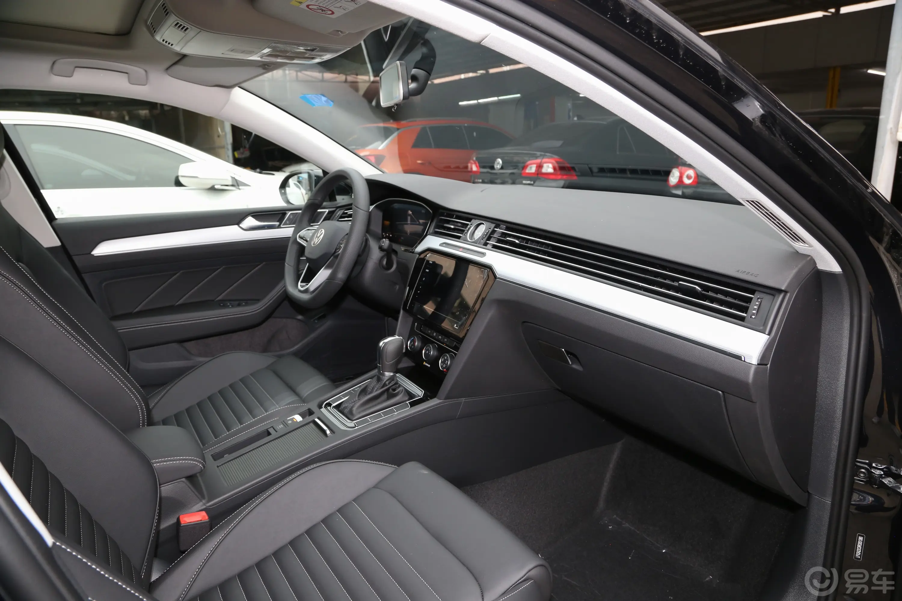 迈腾众享版 280TSI 舒适型内饰全景副驾方向