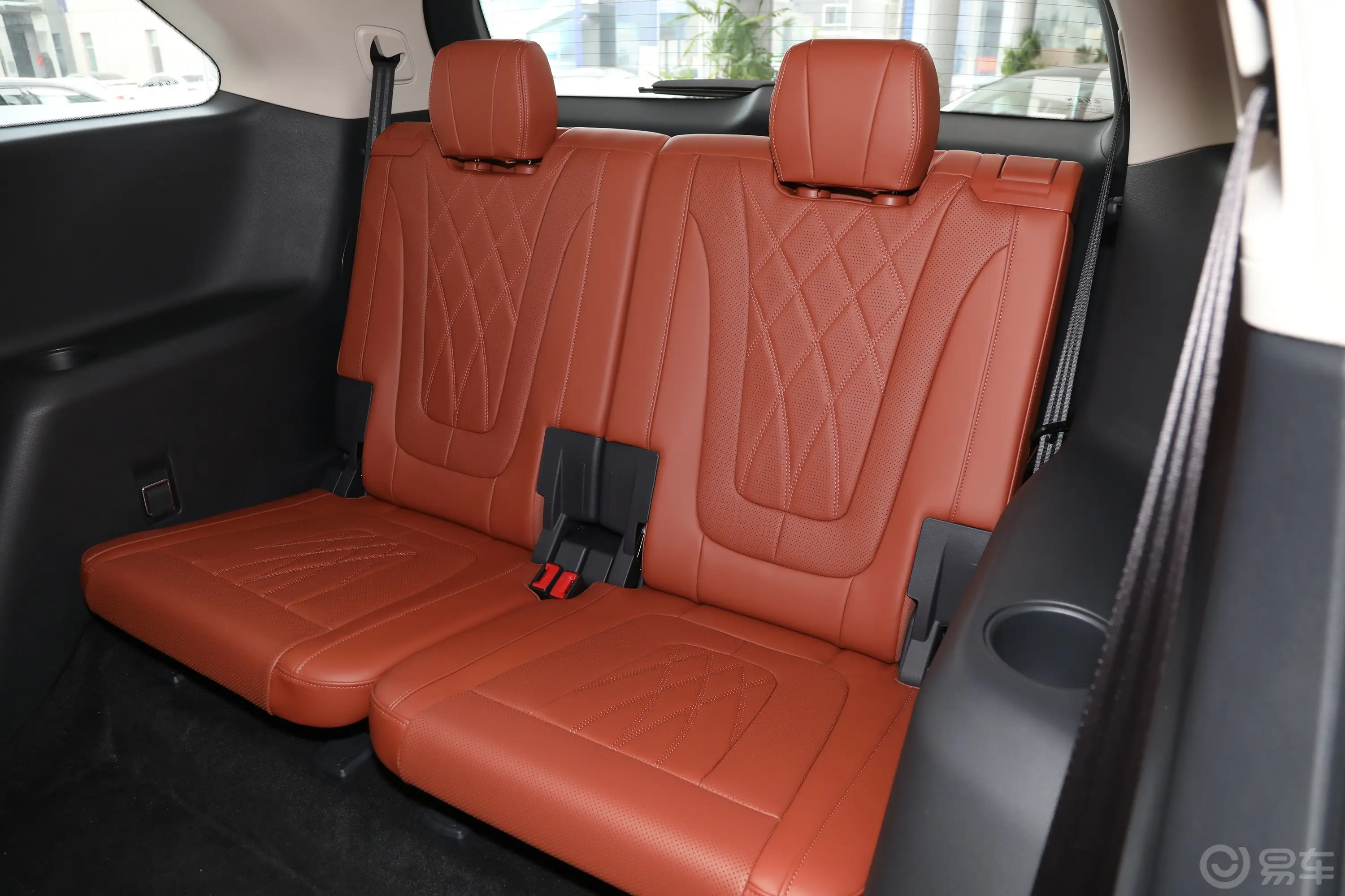 红旗HS7 PHEV2.0T 100km 四驱旗畅版 6座第三排座椅