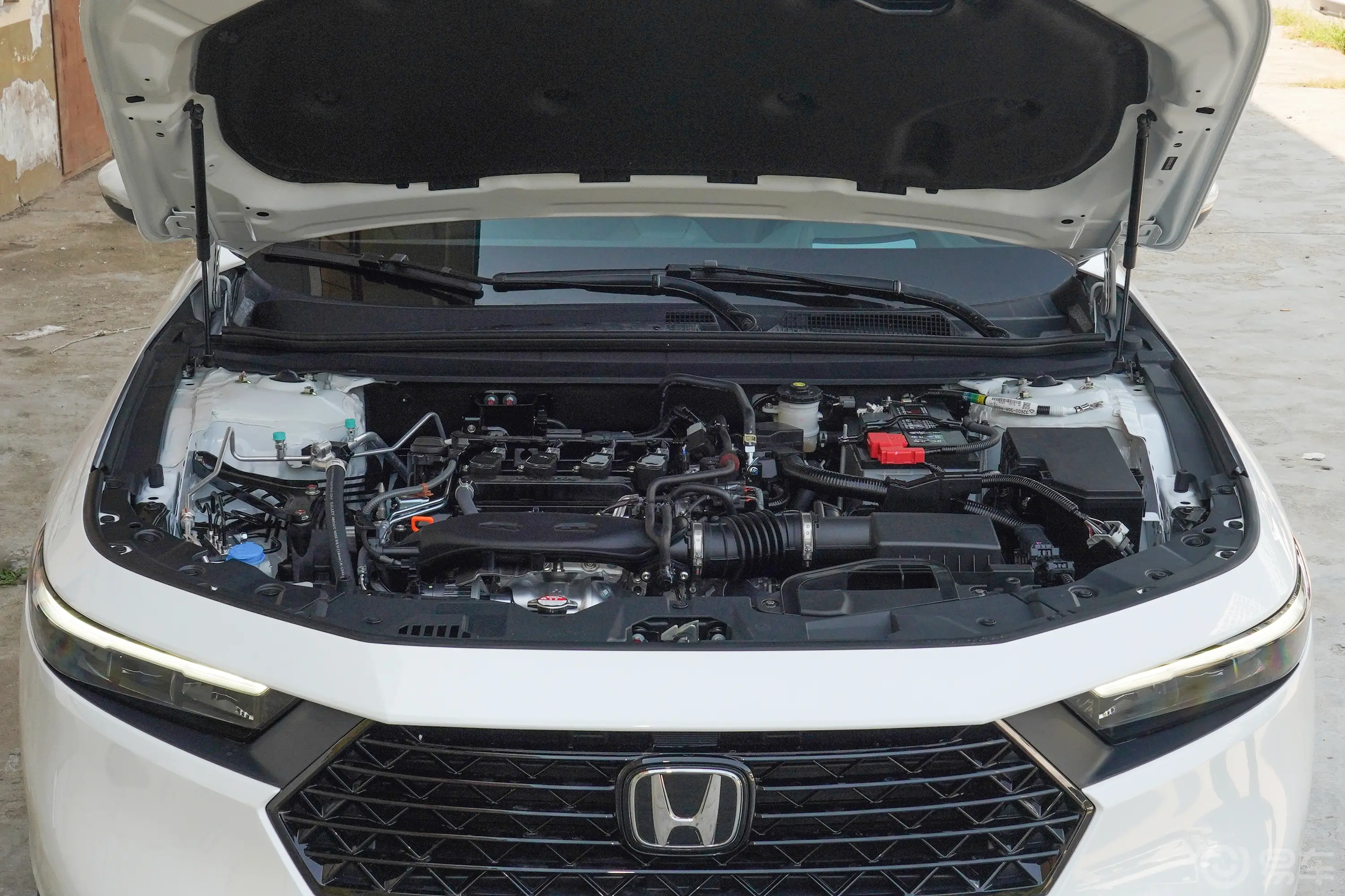 雅阁260TURBO 豪华版前舱整体