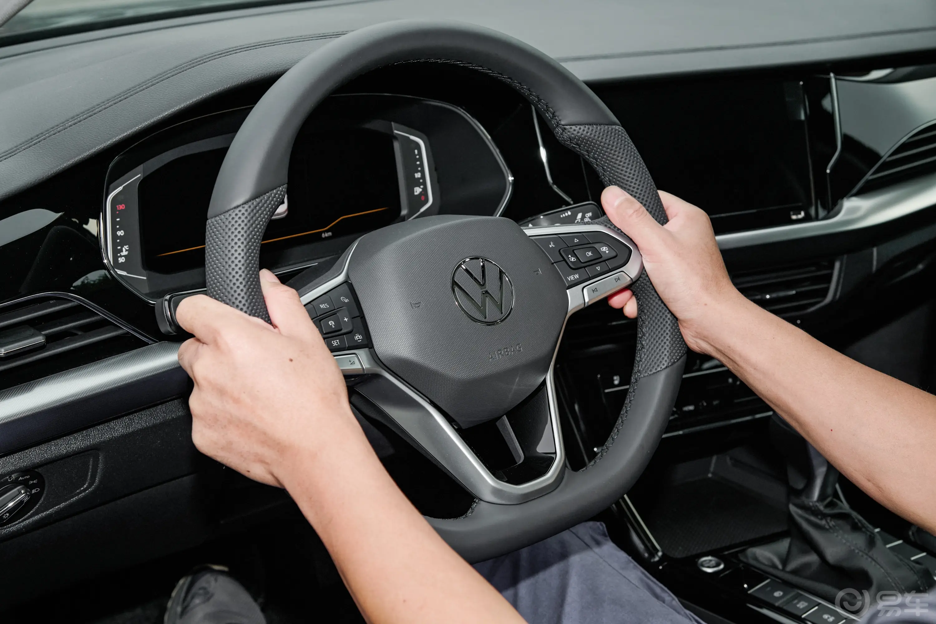 帕萨特出众款 330TSI 星空精英版主驾驶位