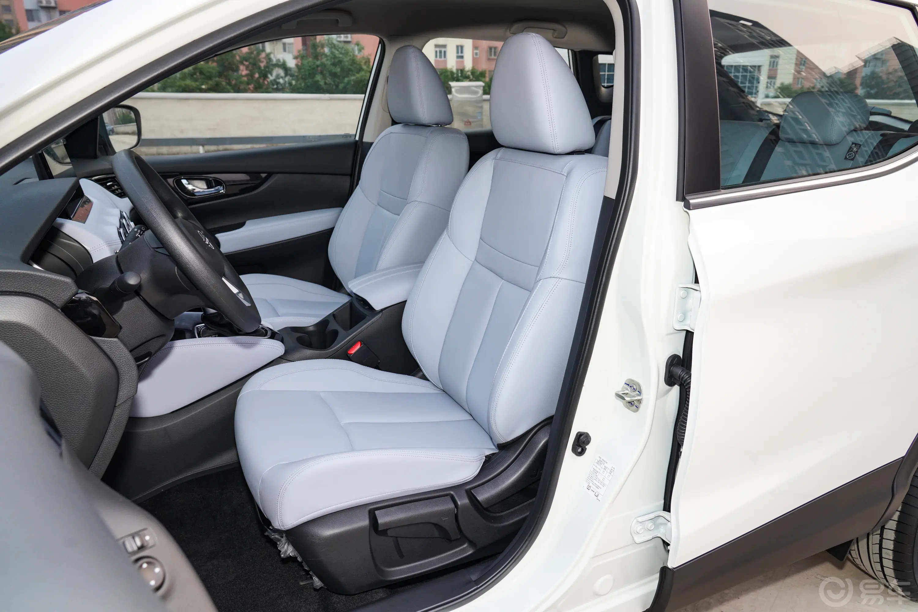 逍客荣誉版 2.0L XV 真心版驾驶员座椅