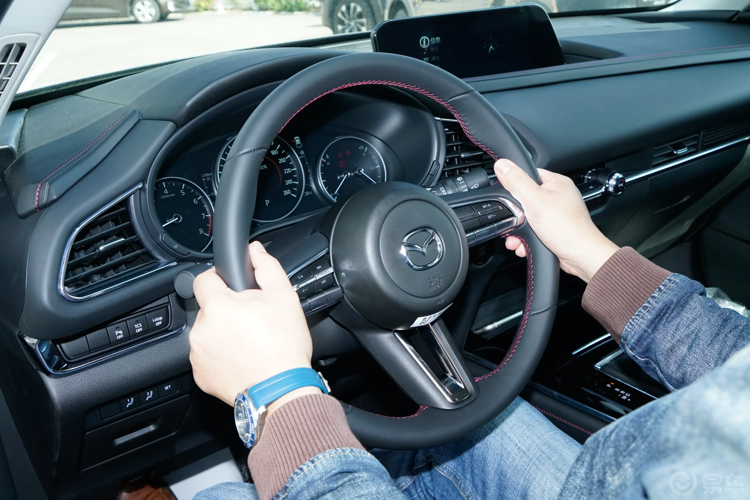 马自达CX-302.0L 自动嘉悦型主驾驶位