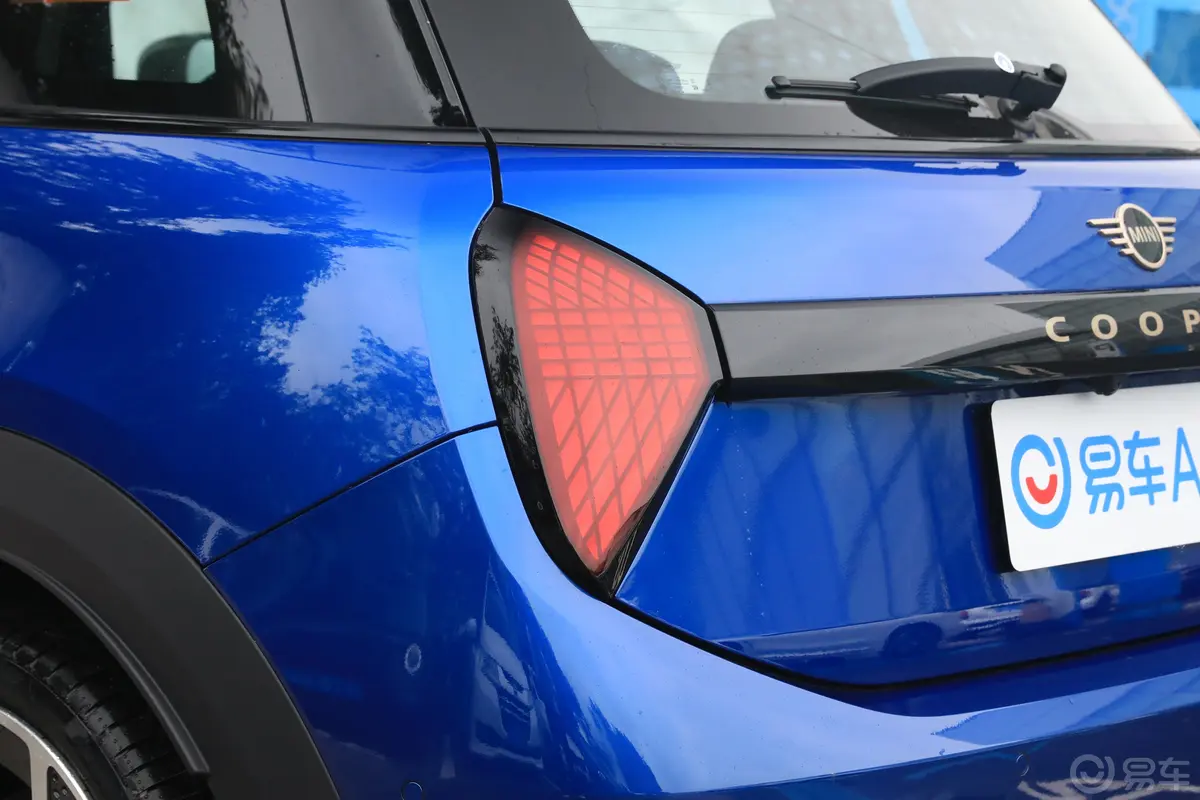 MINI2.0T COOPER S 艺术家 五门版外观灯组