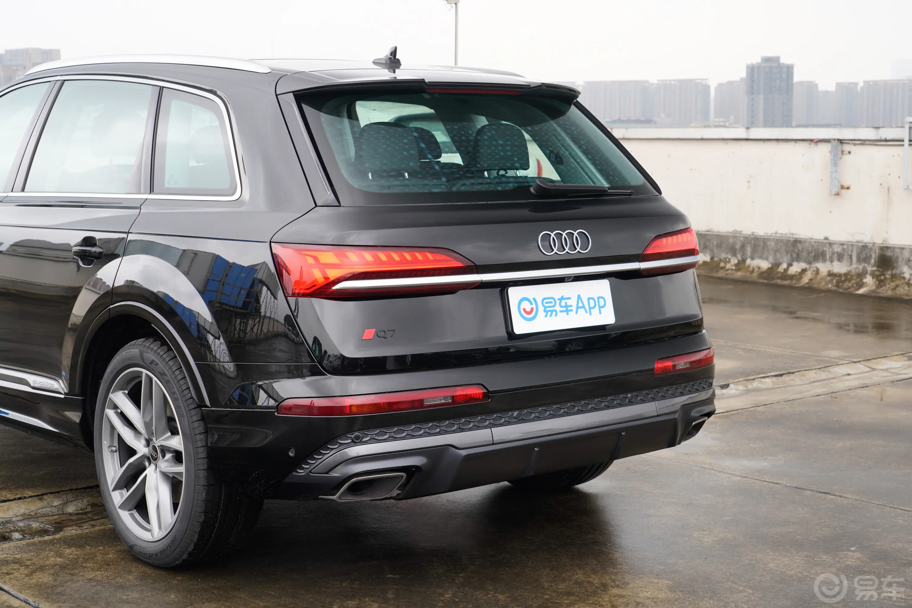 奥迪Q755 TFSI quattro S line运动型 7座外观灯组